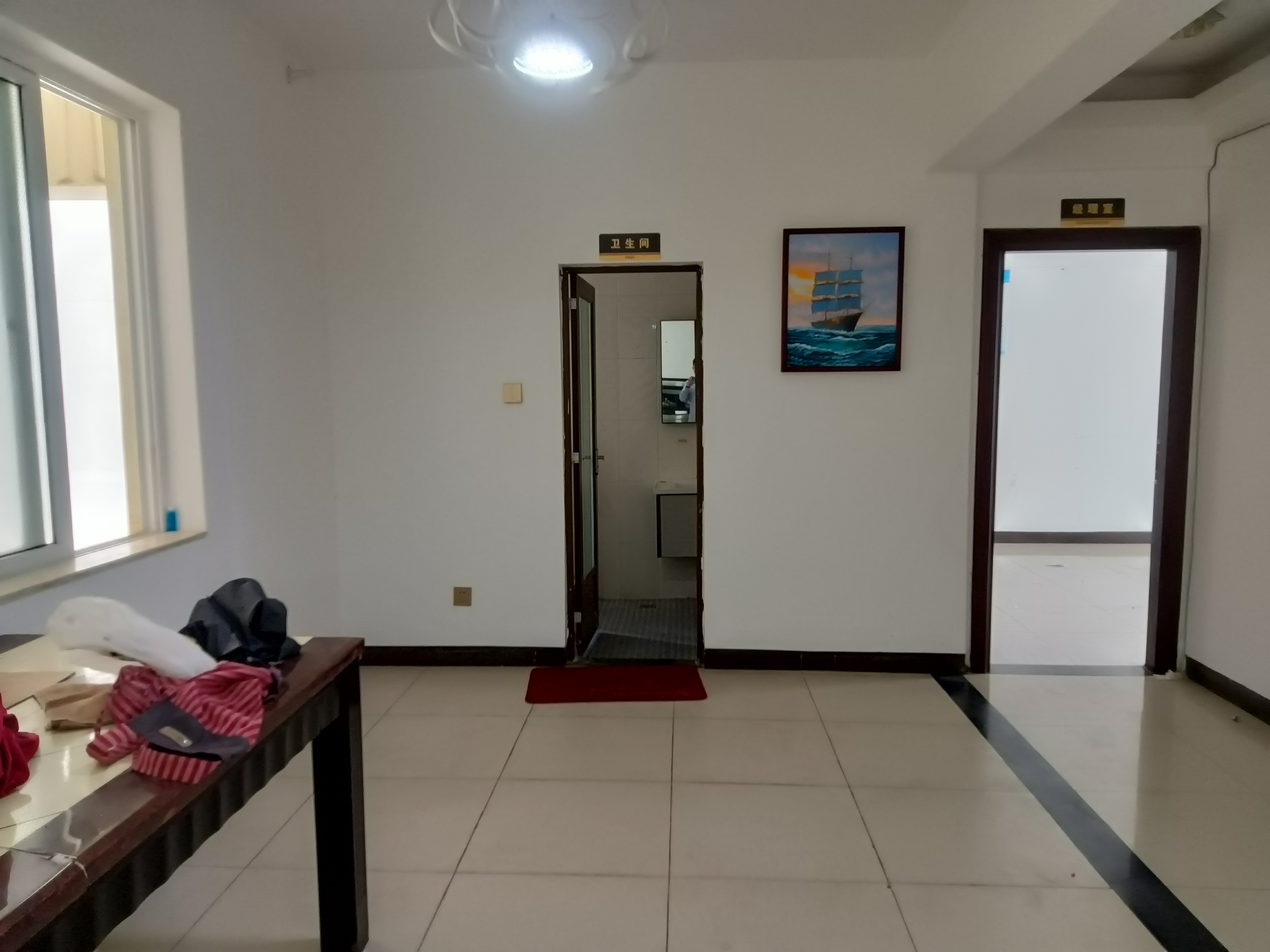 环海大厦 3室2厅2卫 2600.0元/月 环海大厦 3室2厅2卫 2600.0元/月室内图