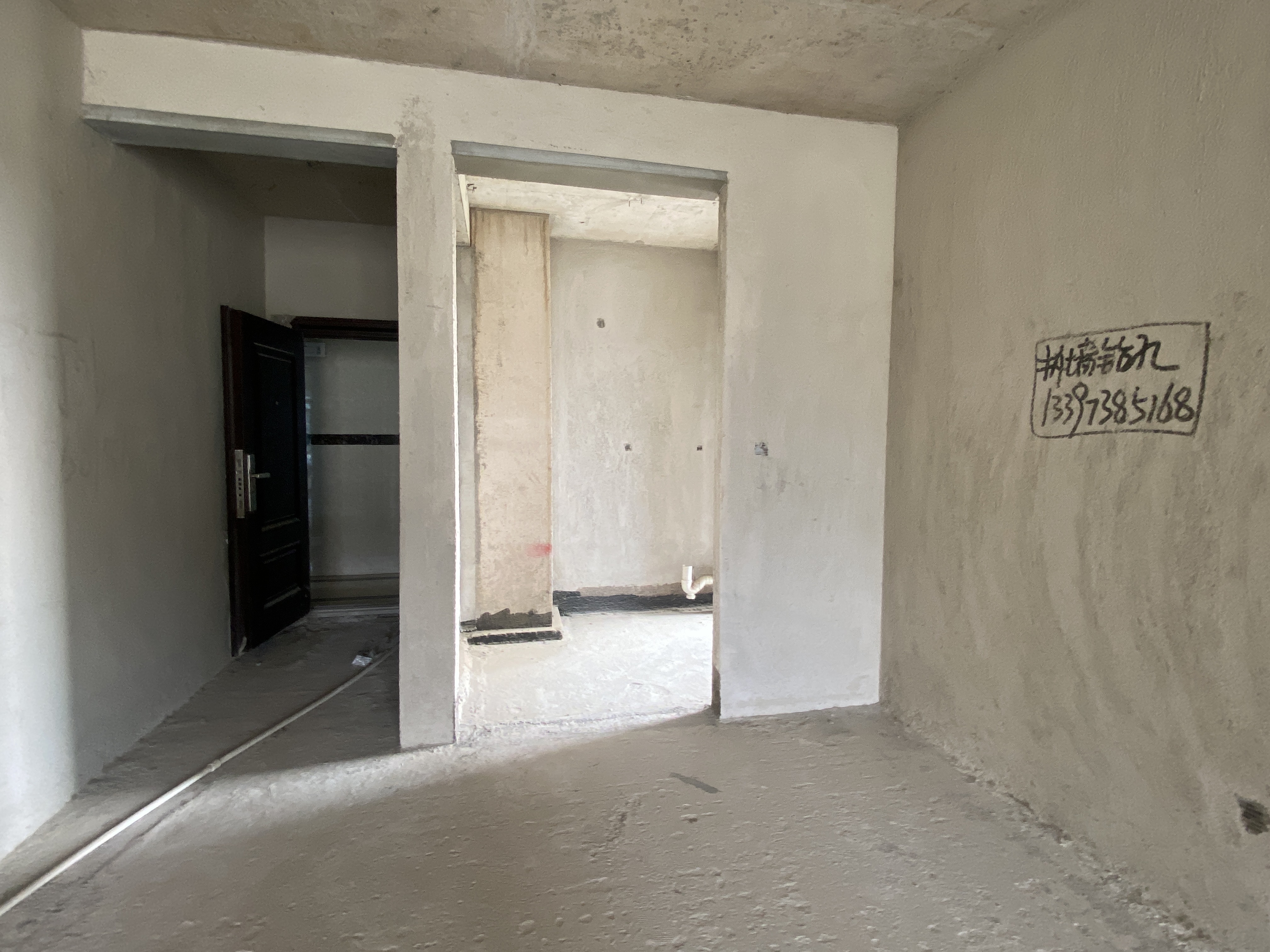 青春里  3室2厅2卫    136.0万 青春里  3室2厅2卫    136.0万客厅