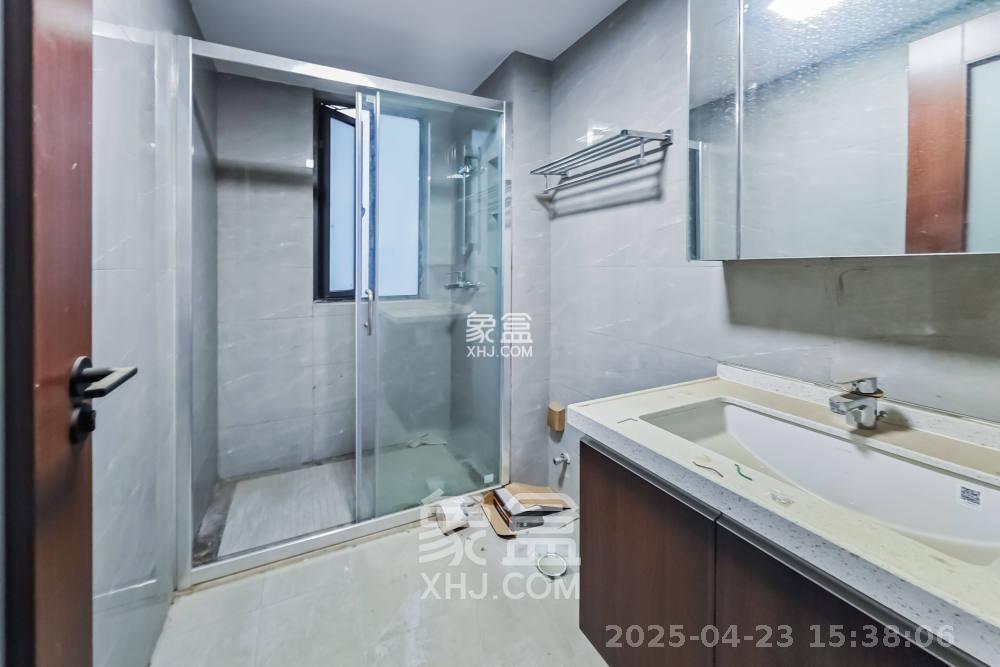 绿地长沙城际空间站(柏仕佳苑) 4室2厅2卫 3500.0元/月 绿地长沙城际空间站(柏仕佳苑) 4室2厅2卫 3500.0元/月室内图