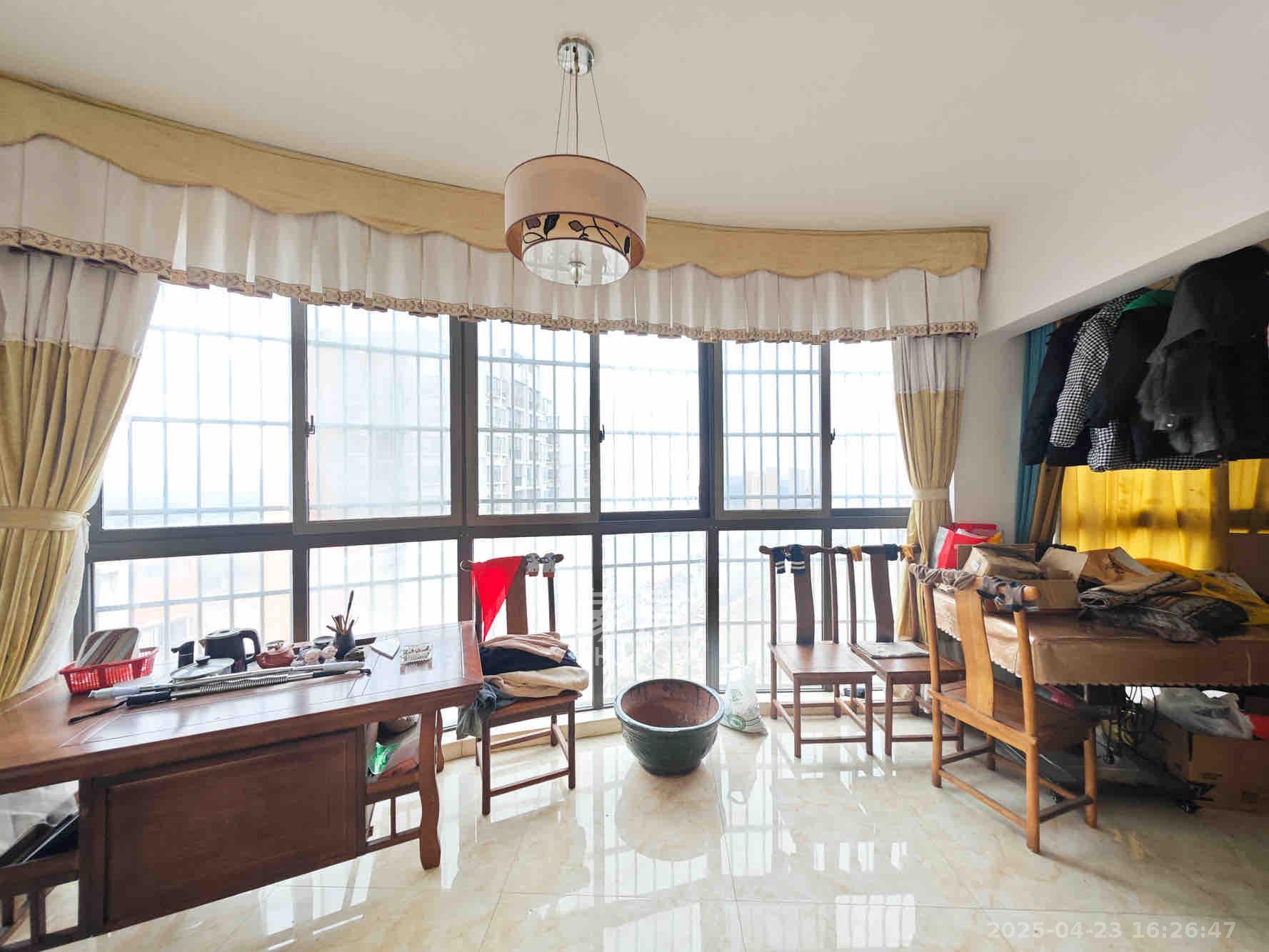 德庆水韵山城 4室3厅1卫 3800.0元/月 德庆水韵山城 4室3厅1卫 3800.0元/月室内图