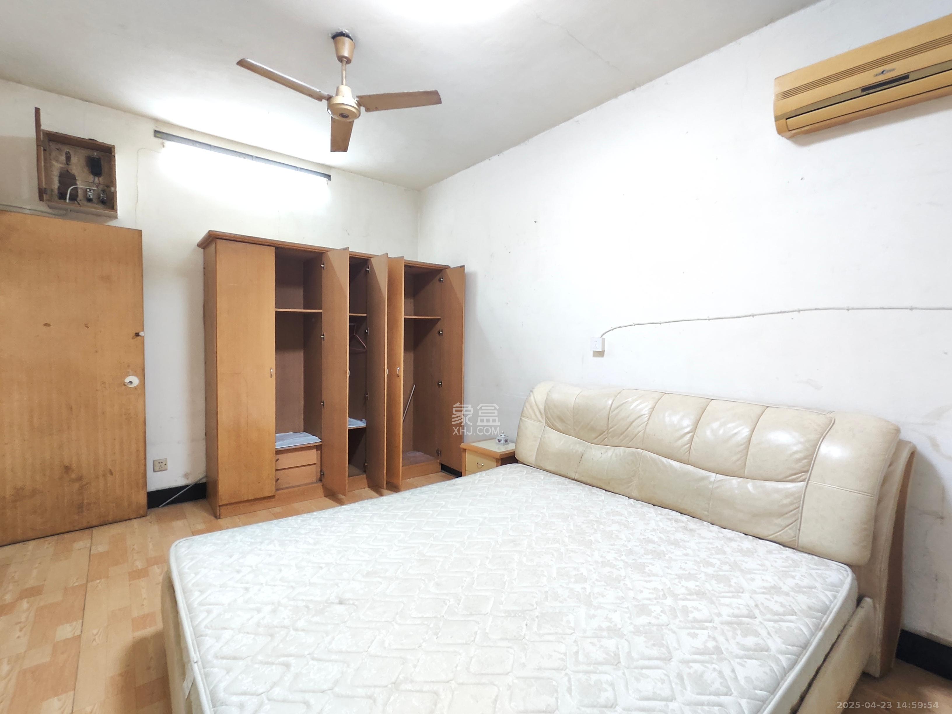 长钢宿舍小区  2室1厅1卫    1300.0元/月 长钢宿舍小区  2室1厅1卫    1300.0元/月