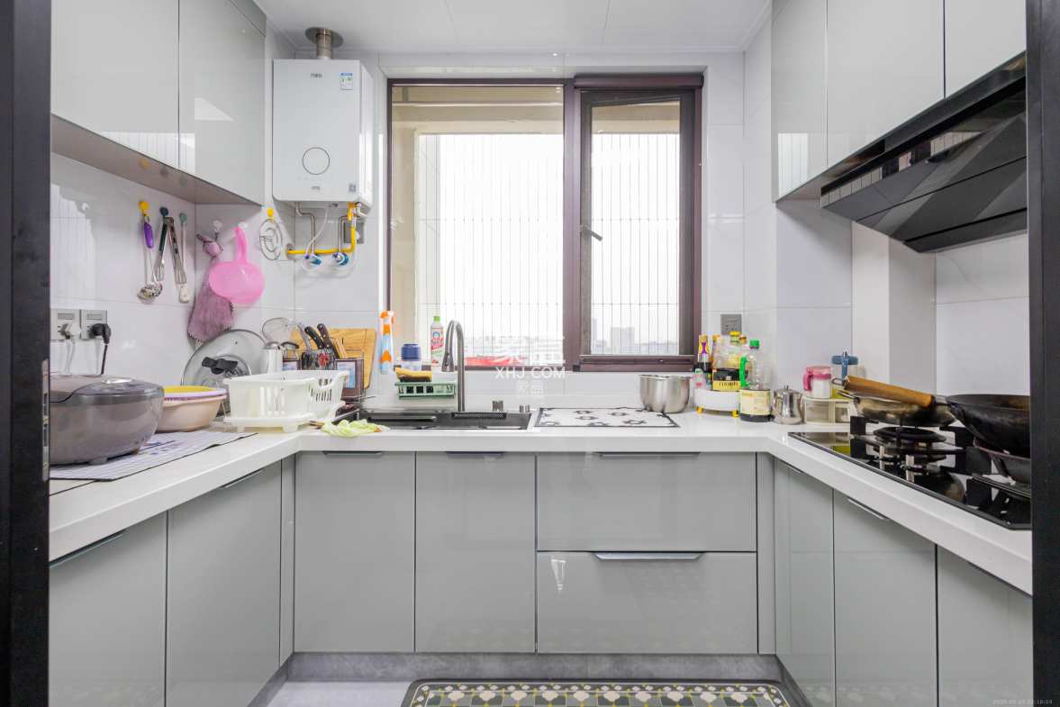 新城恒伟汇隽风华 3室1厅2卫 88.0万 新城恒伟汇隽风华 3室1厅2卫 88.0万厨房