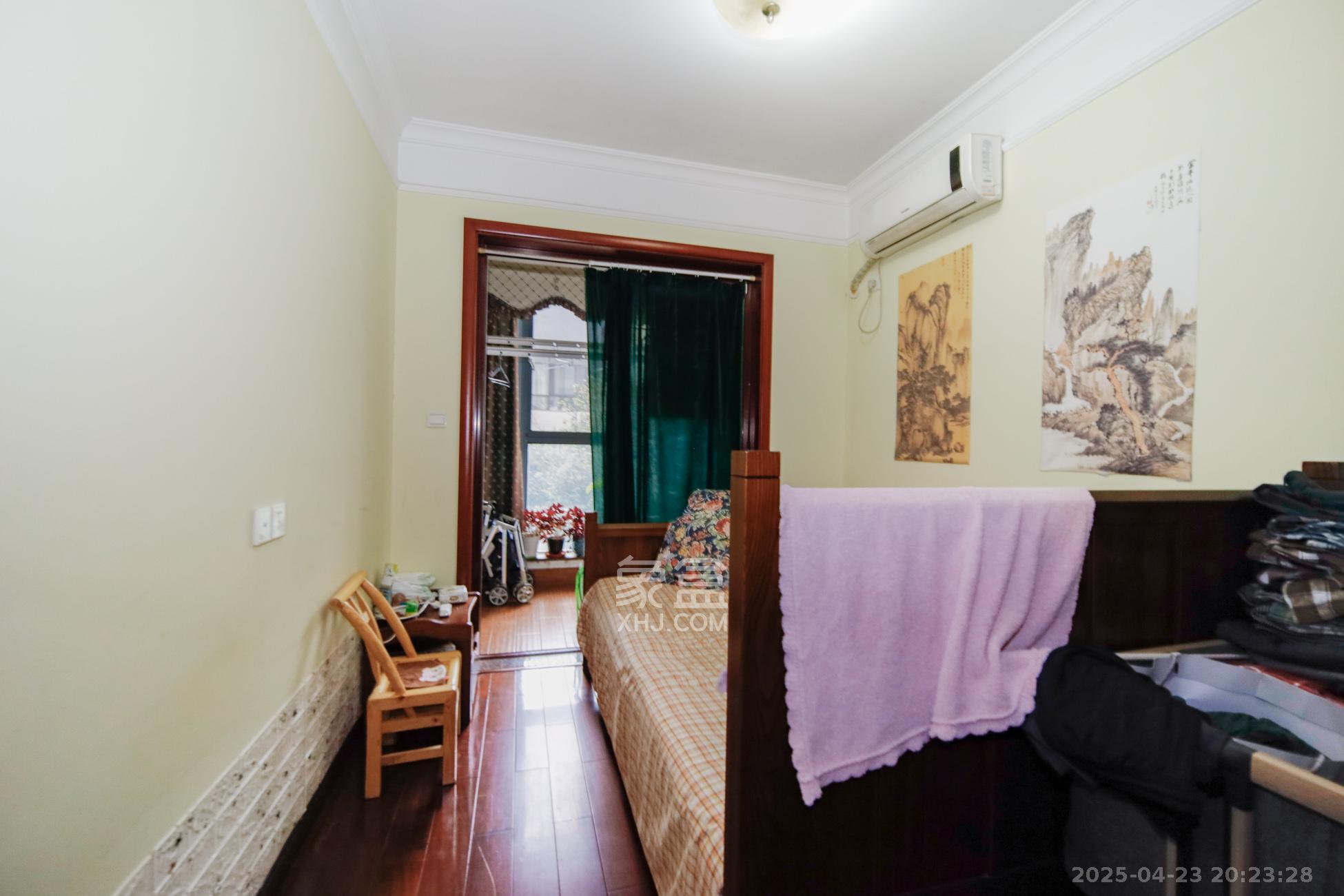 城南故事家园  4室2厅1卫    98.0万卧室