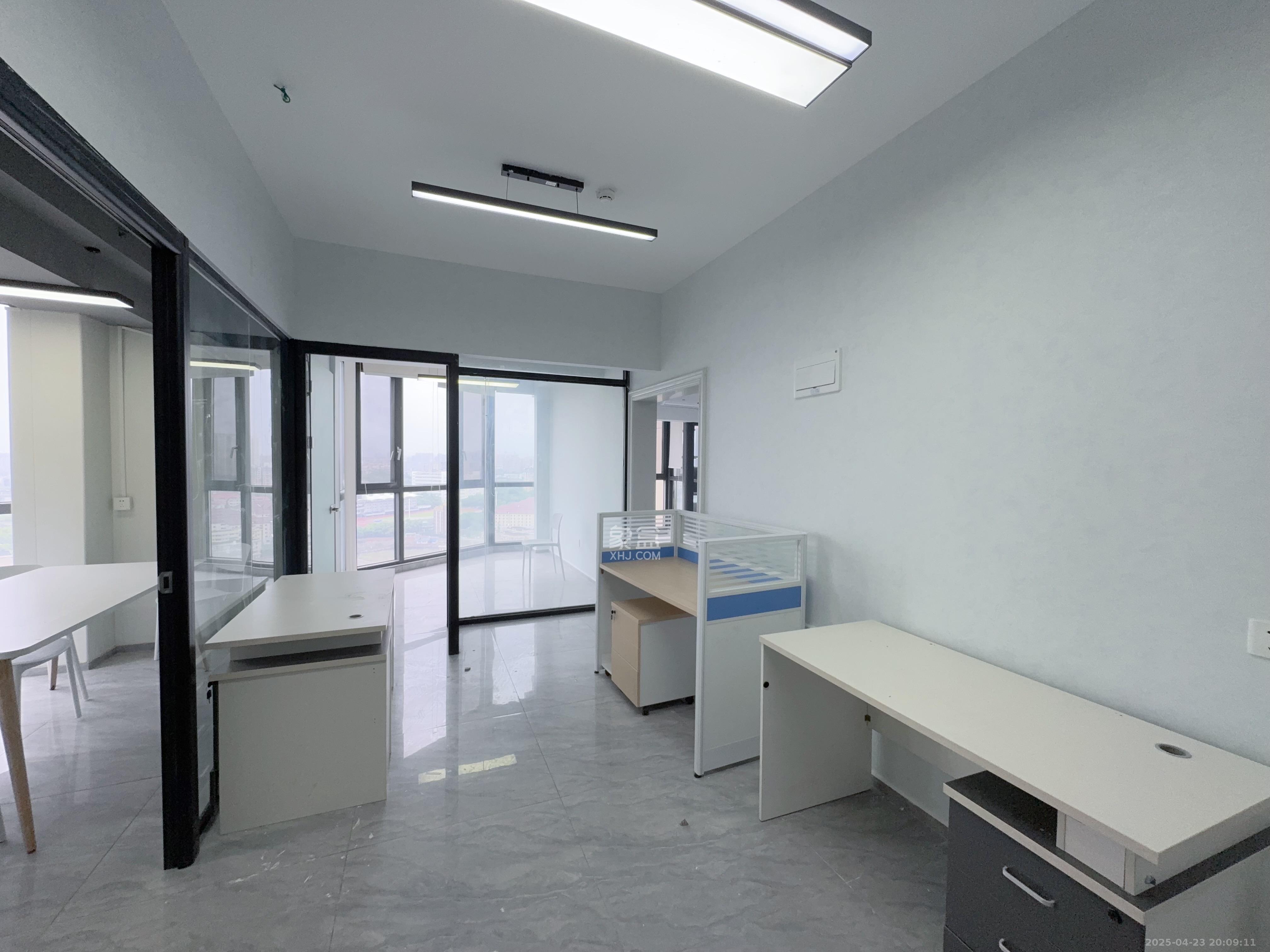 中云公寓 5室2厅2卫 5000.0元/月 中云公寓 5室2厅2卫 5000.0元/月室内图