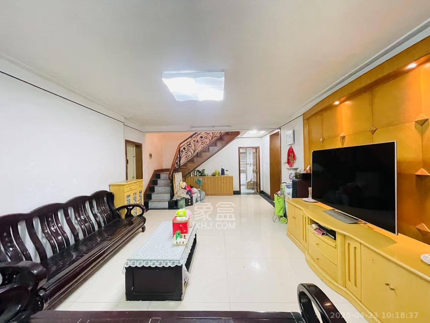 汇城花园 4室2厅2卫 5800.0元/月 汇城花园 4室2厅2卫 5800.0元/月室内图