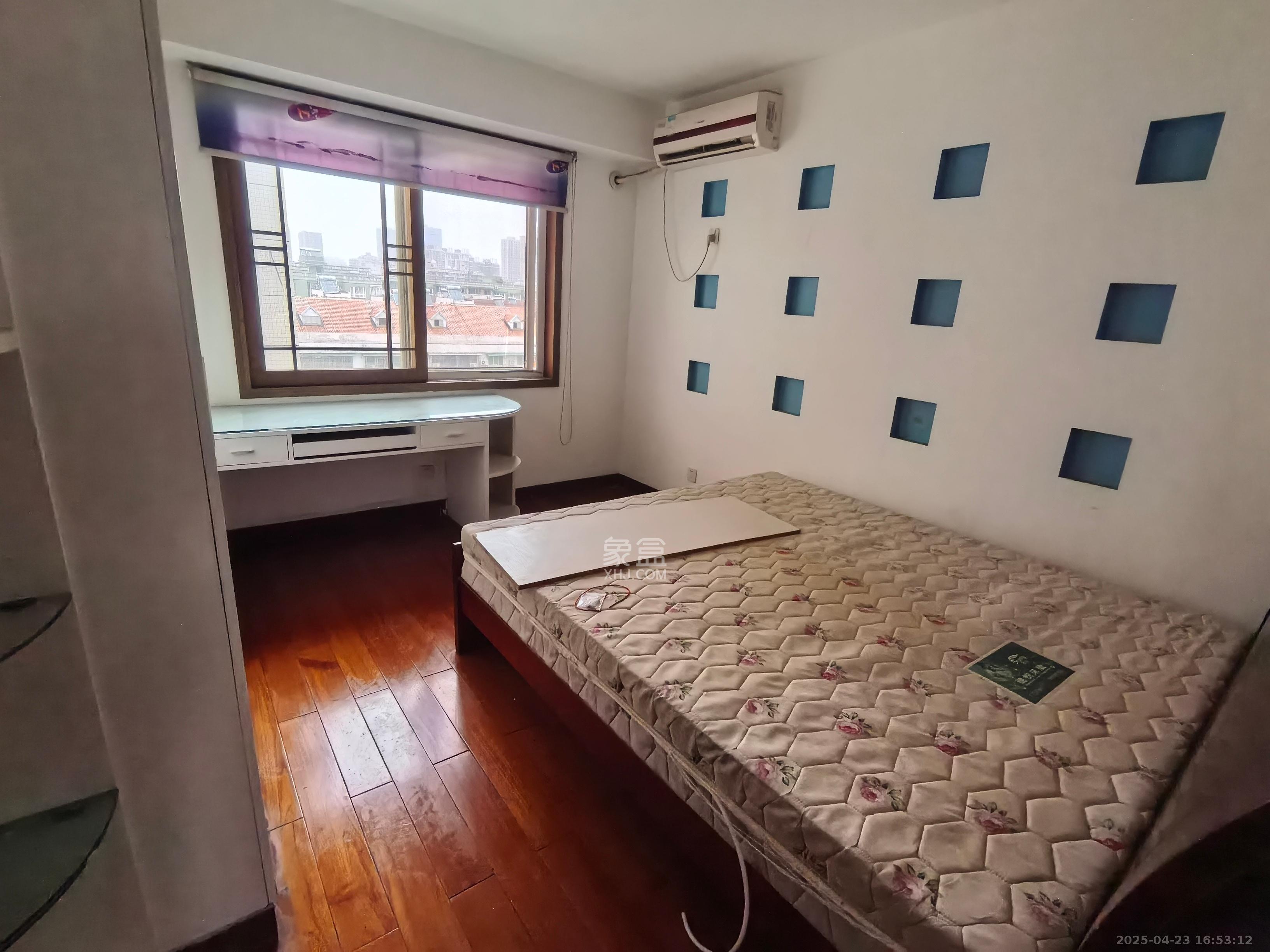 天心丽城 4室2厅1卫 2700.0元/月 天心丽城 4室2厅1卫 2700.0元/月室内图