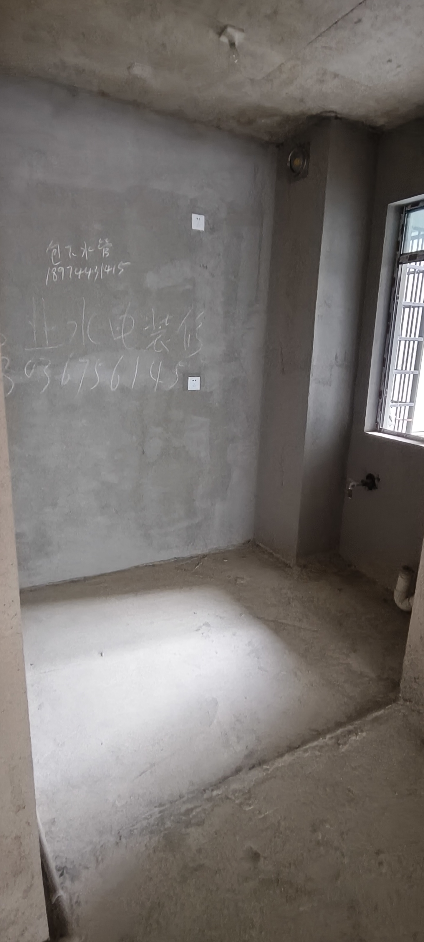 南门口安置小区二期  3室2厅2卫    73.0万 南门口安置小区二期  3室2厅2卫    73.0万客厅