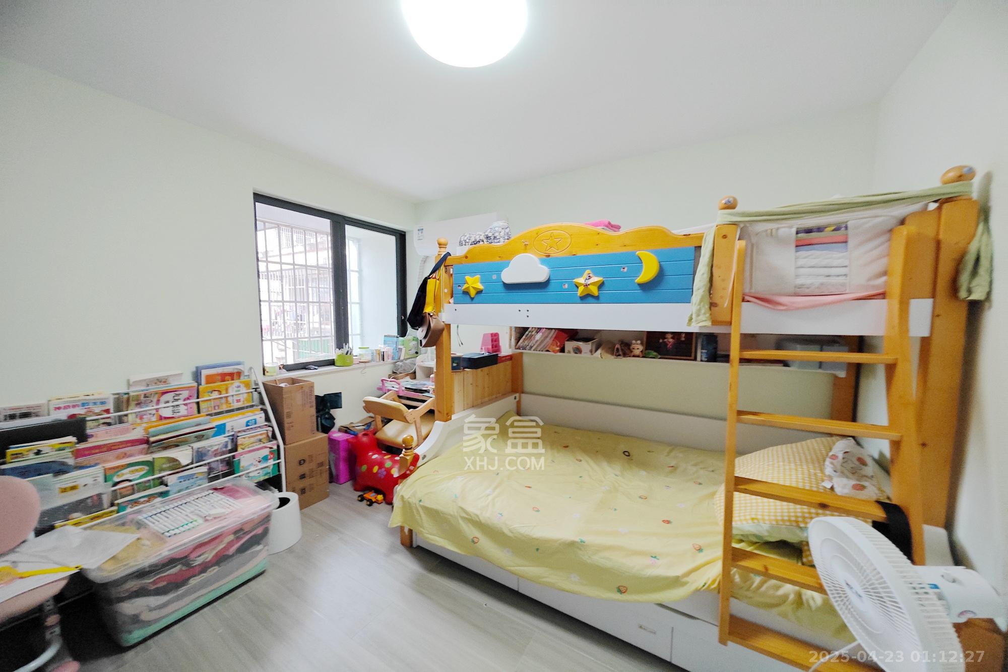 鸿景苑 3室2厅2卫 69.0万 鸿景苑 3室2厅2卫 69.0万卧室