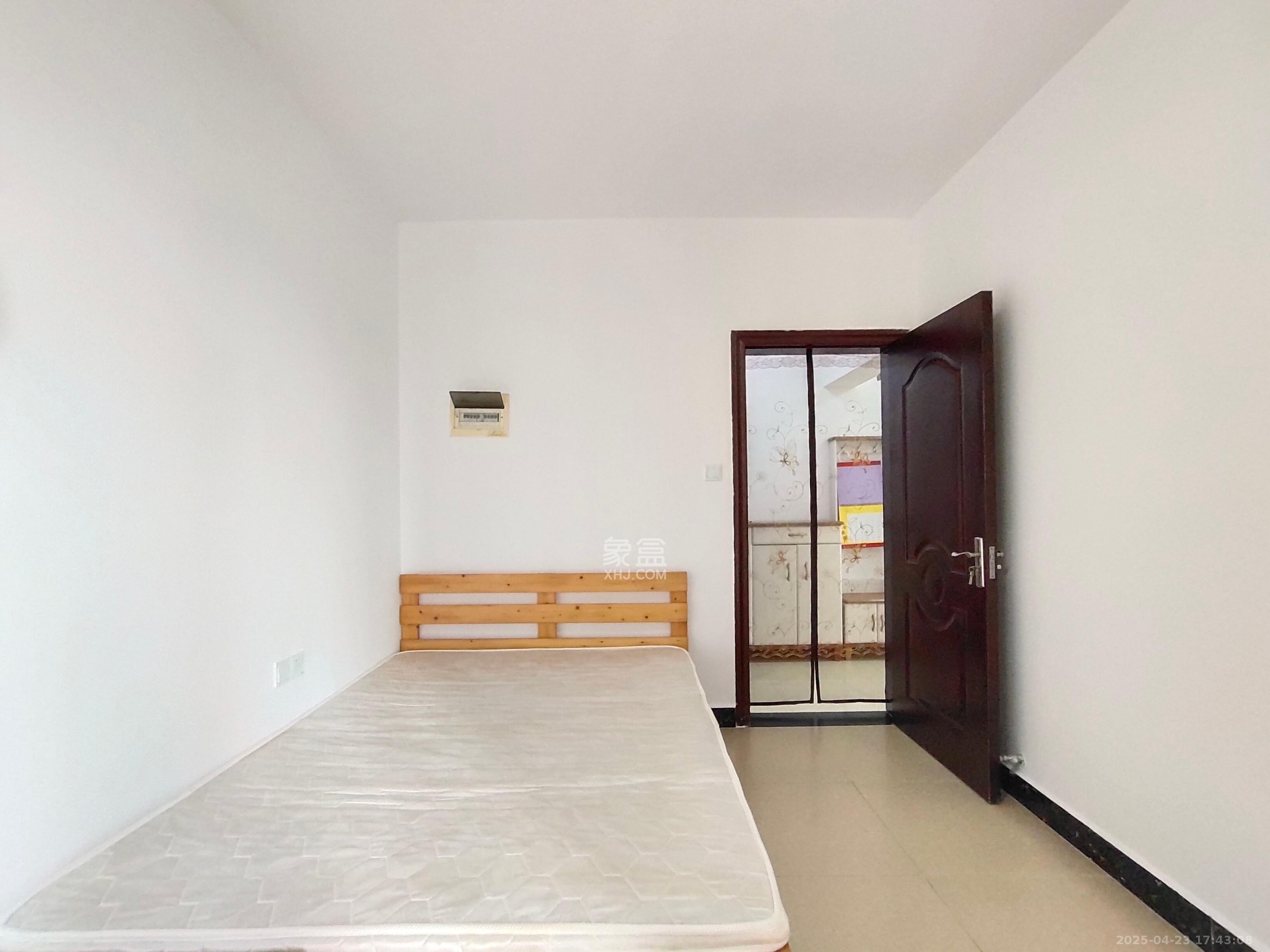 融科东南海 3室2厅1卫 2500.0元/月 融科东南海 3室2厅1卫 2500.0元/月室内图