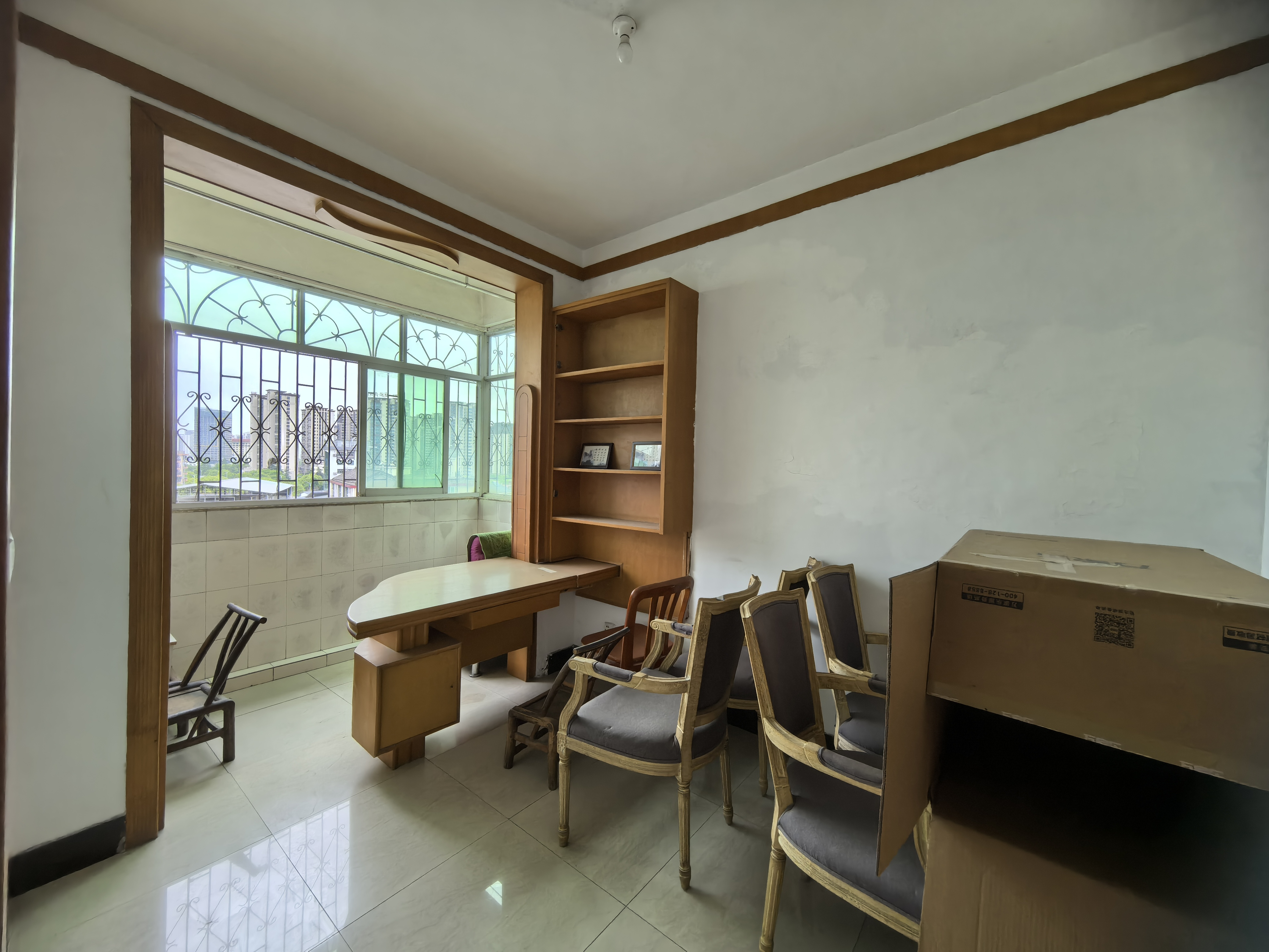 宝塔岗新村小区  3室2厅1卫   48.00万客厅