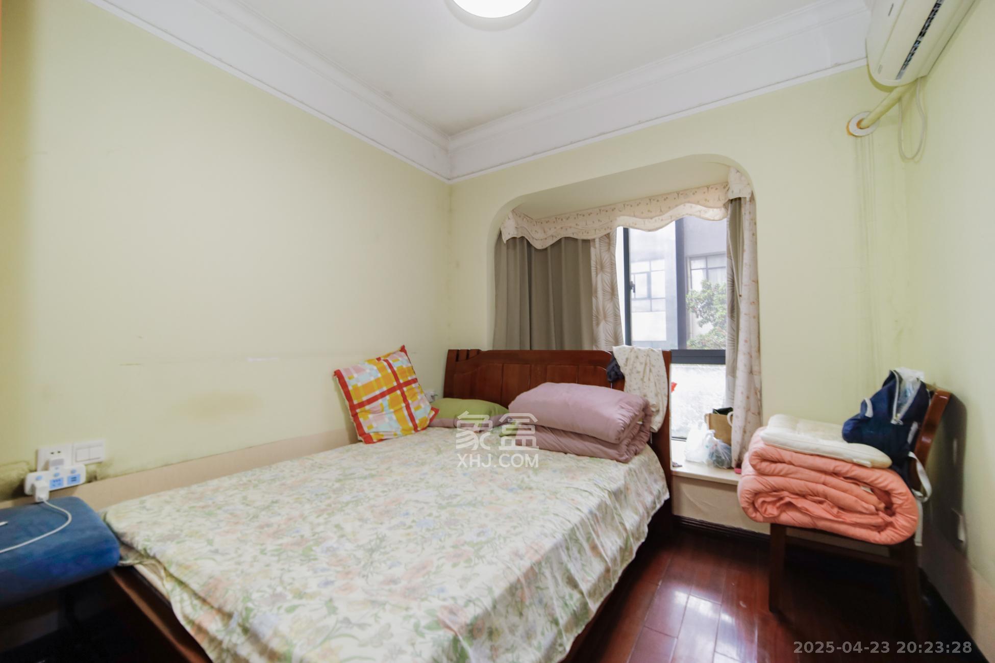 城南故事家园  4室2厅1卫    98.0万卧室