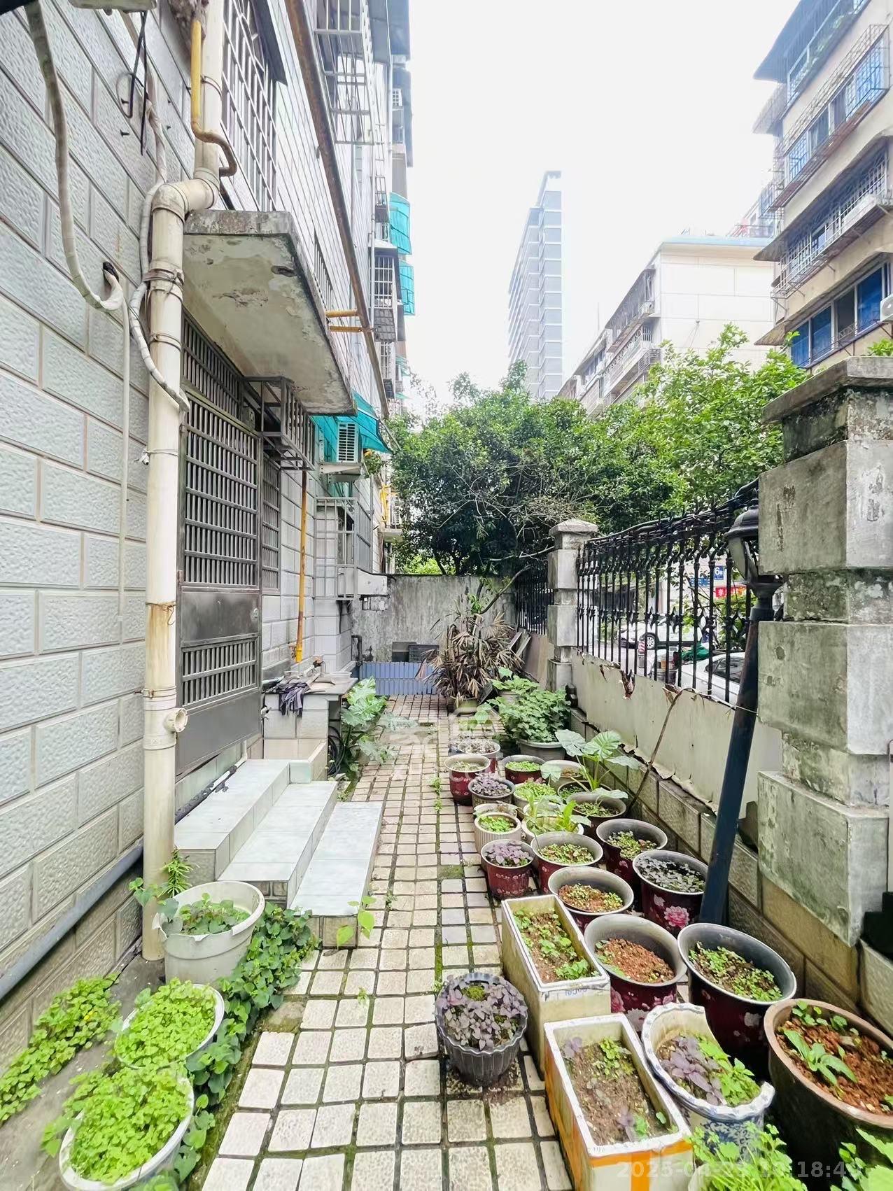 汇城花园 4室2厅2卫 5800.0元/月 汇城花园 4室2厅2卫 5800.0元/月室内图