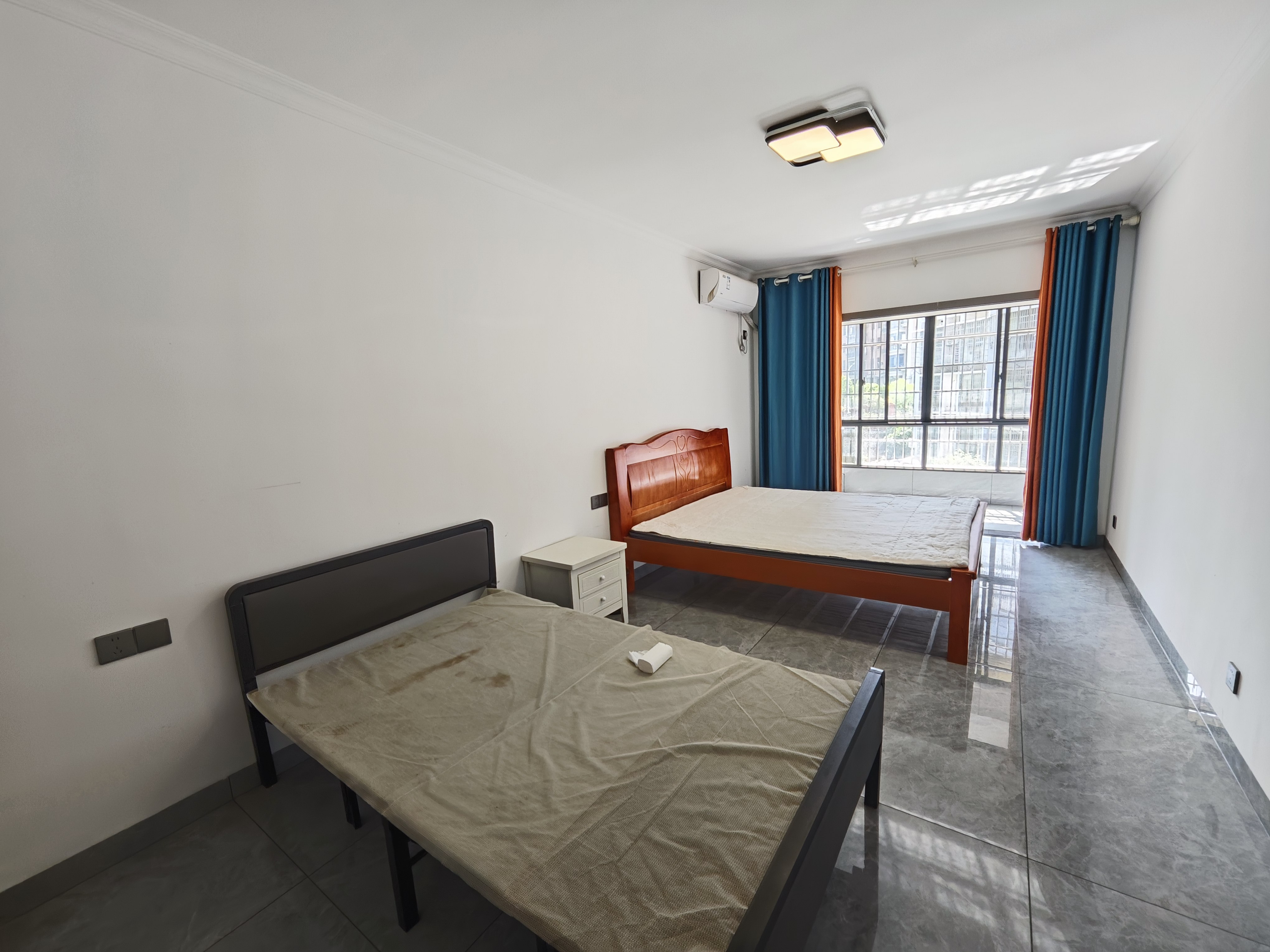 娄星东苑  5室2厅2卫    2500.0元/月室内图