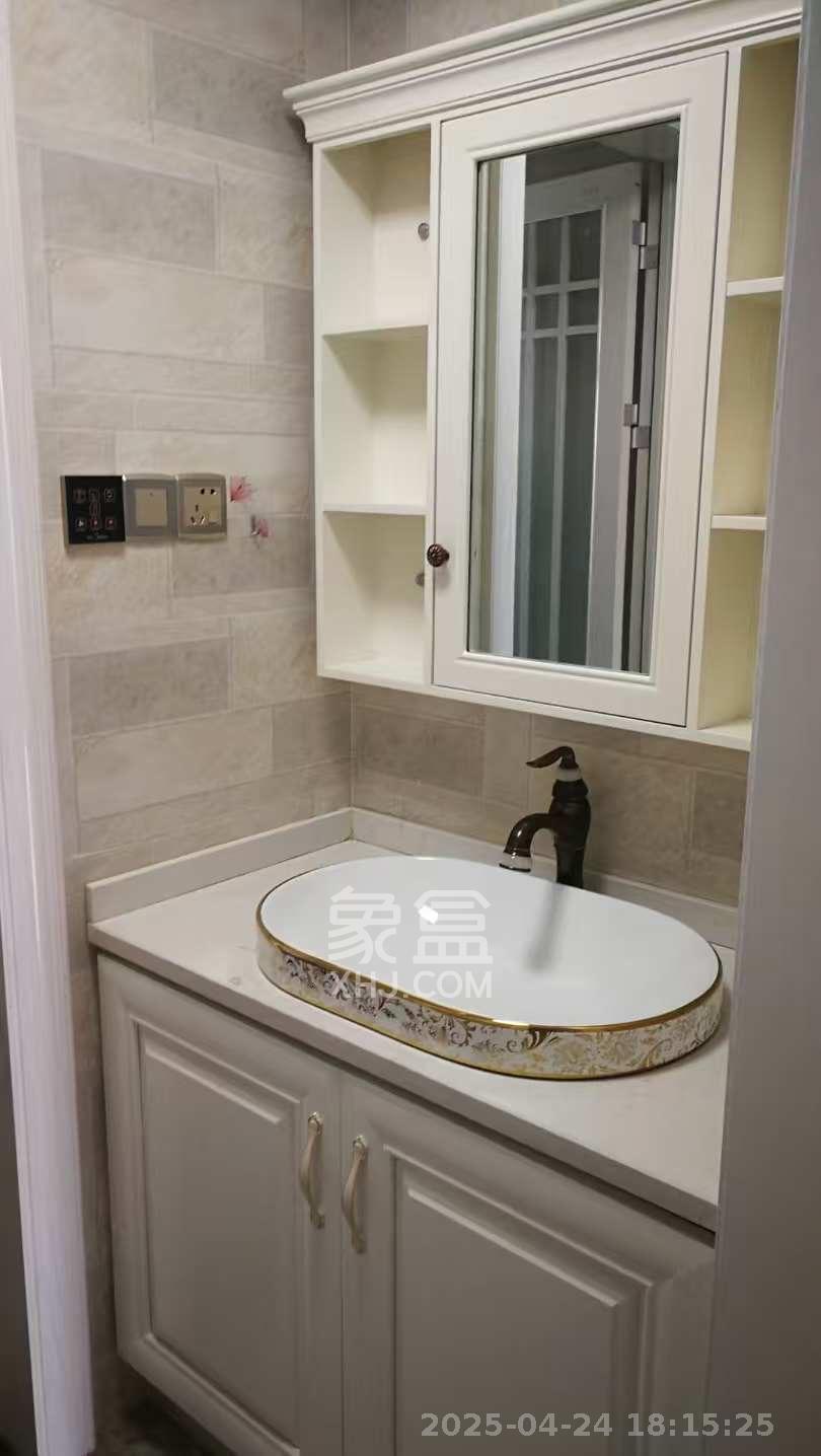 香樟兰亭(朗峰苑) 3室2厅1卫 3200.0元/月 香樟兰亭(朗峰苑) 3室2厅1卫 3200.0元/月室内图