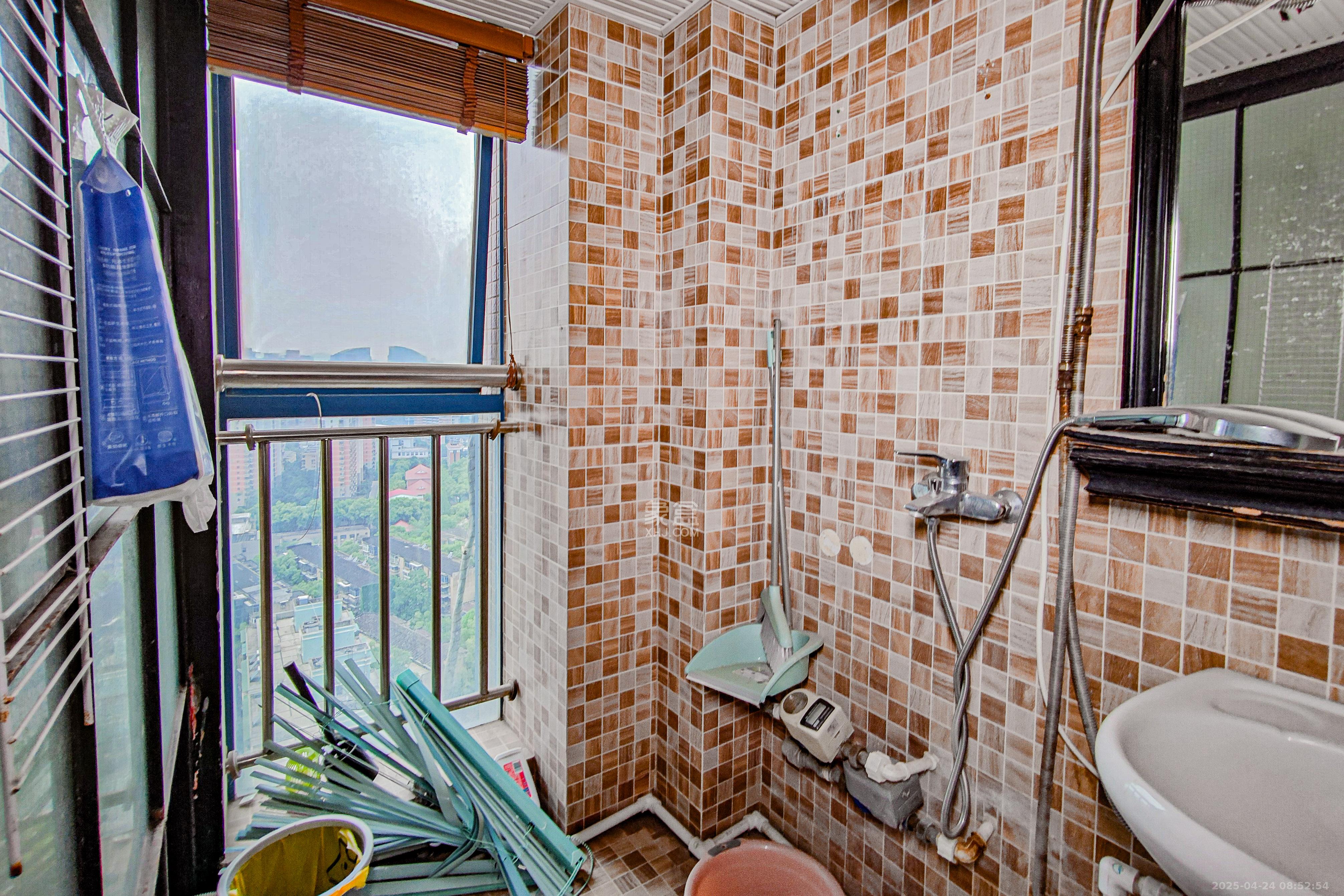 东一国际 1室1厅1卫 29.0万 东一国际 1室1厅1卫 29.0万卫生间