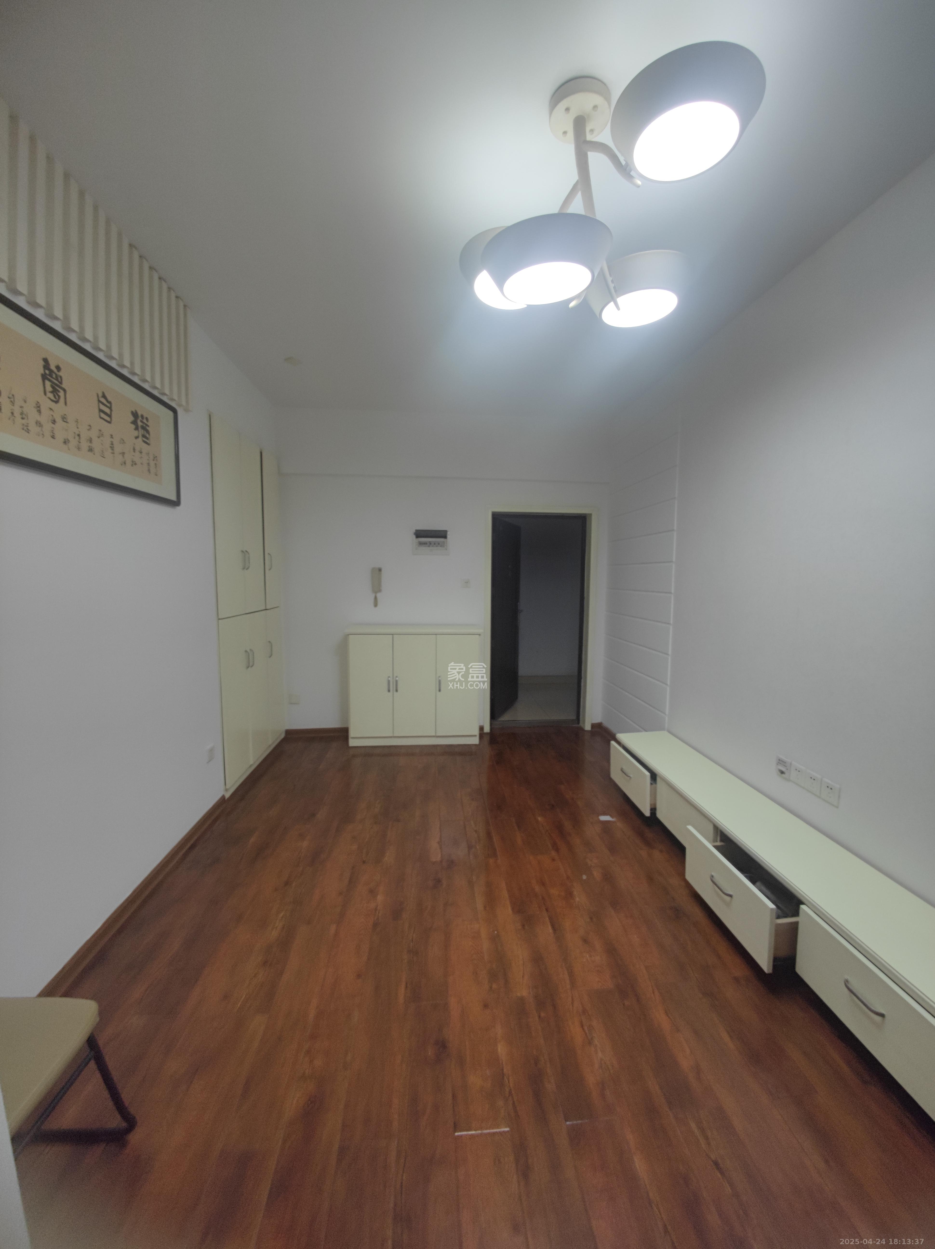摩天一号  1室1厅1卫   2380.00元/月室内图