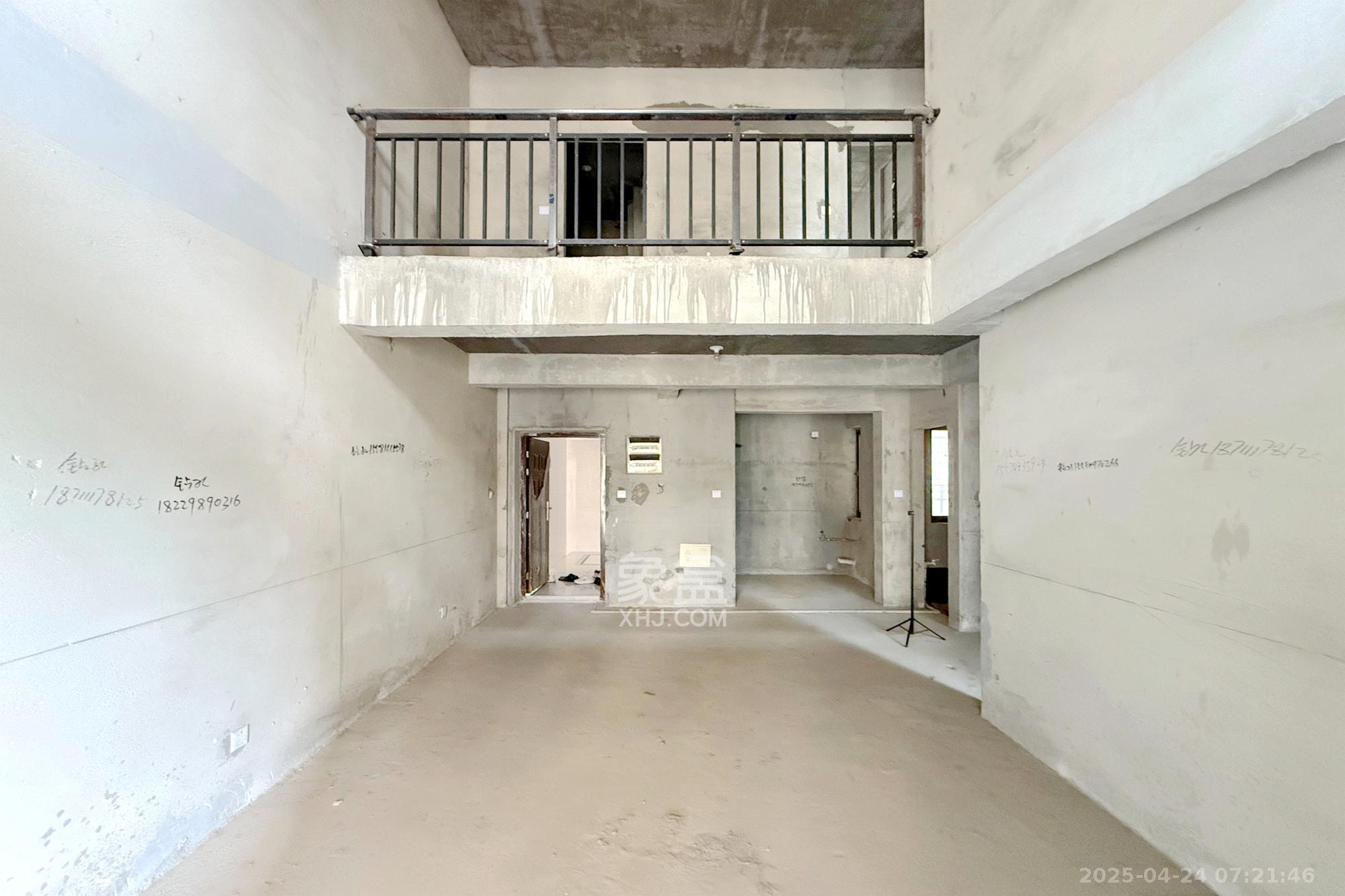 澳海谷山府 4室2厅2卫 76.0万 澳海谷山府 4室2厅2卫 76.0万客厅