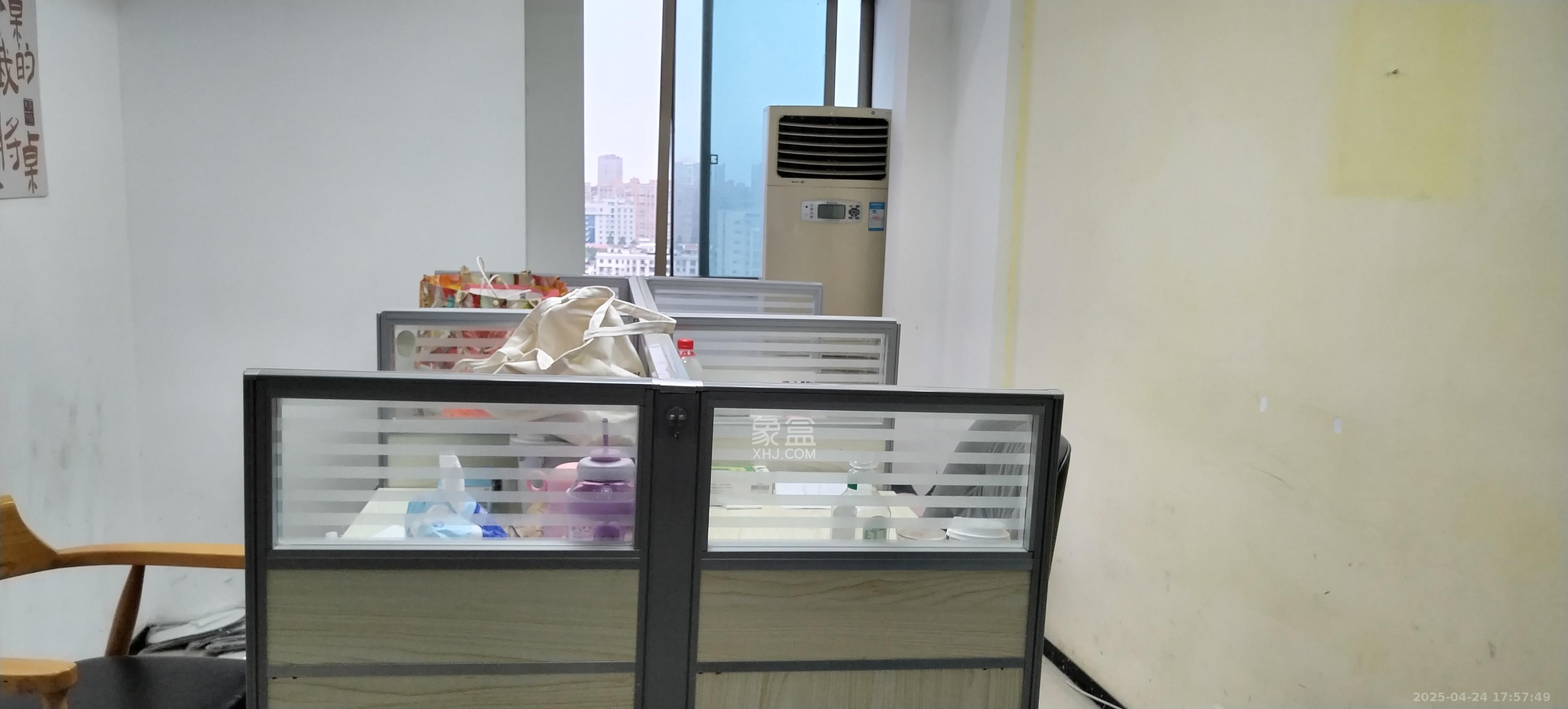 香颂国际  4室1厅1卫    2800.0元/月 香颂国际  4室1厅1卫    2800.0元/月室内图