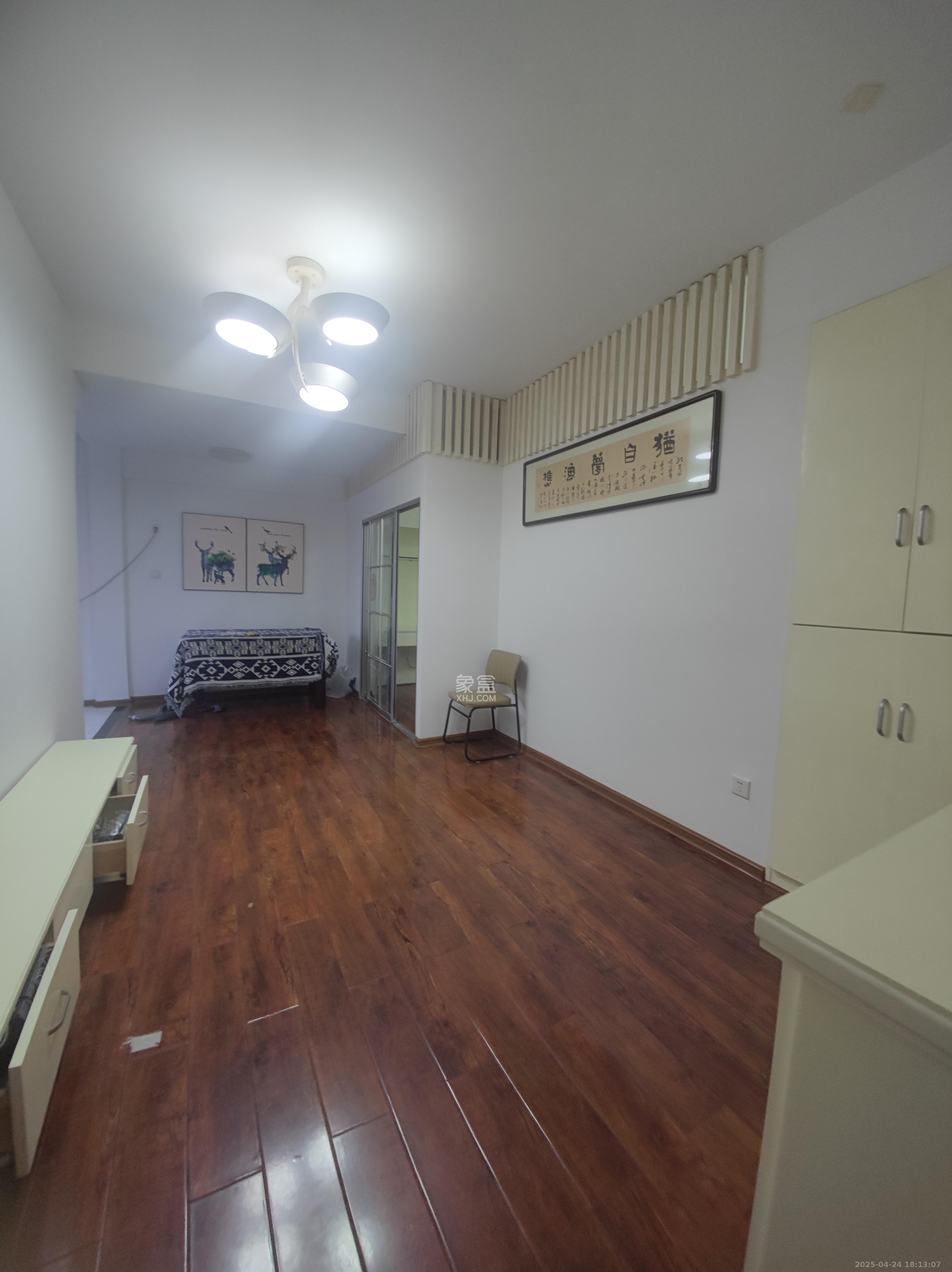 摩天一号  1室1厅1卫    1800.0元/月 摩天一号  1室1厅1卫    1800.0元/月