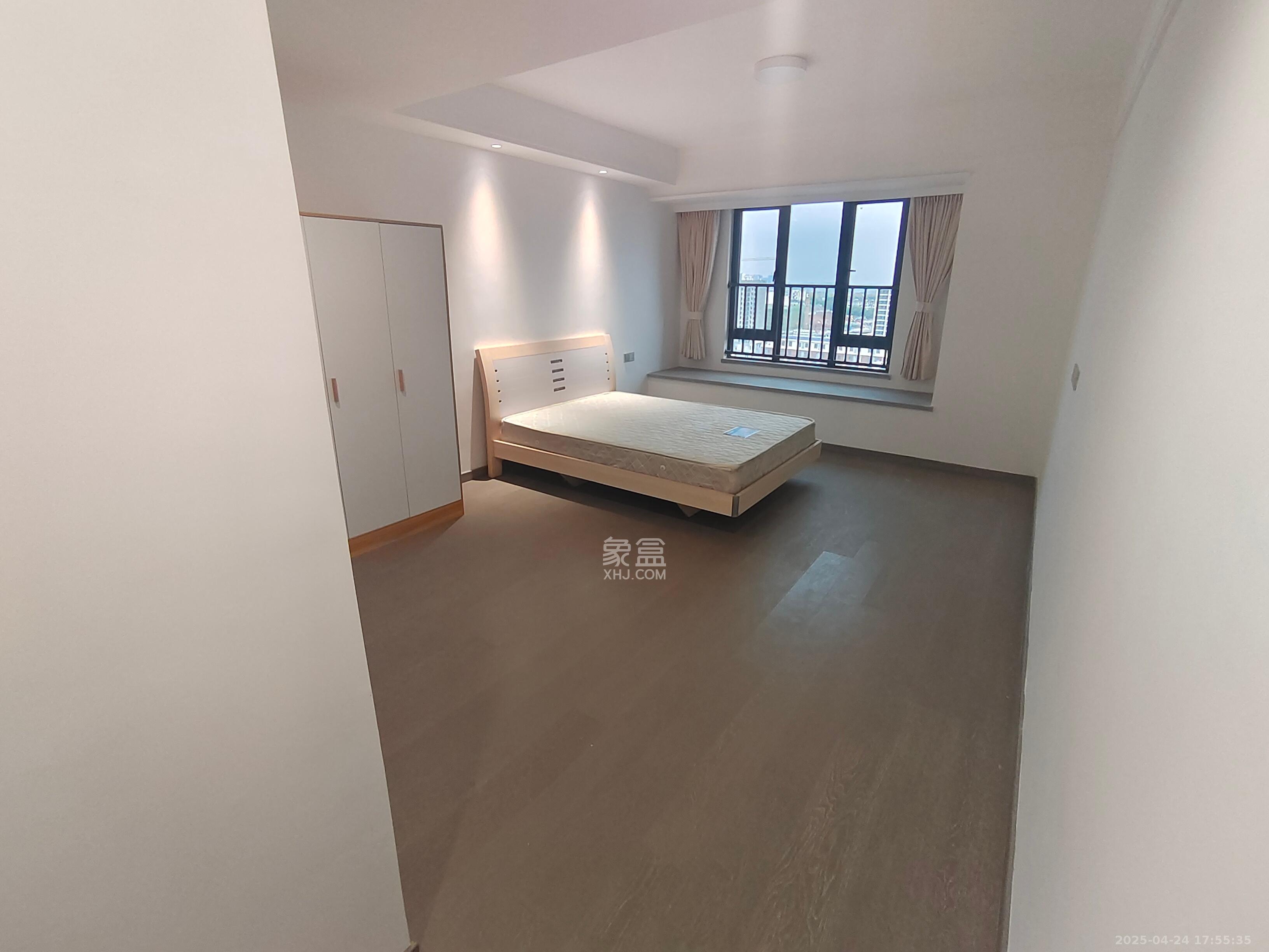 江悦和鸣  4室2厅2卫   4500.00元/月室内图