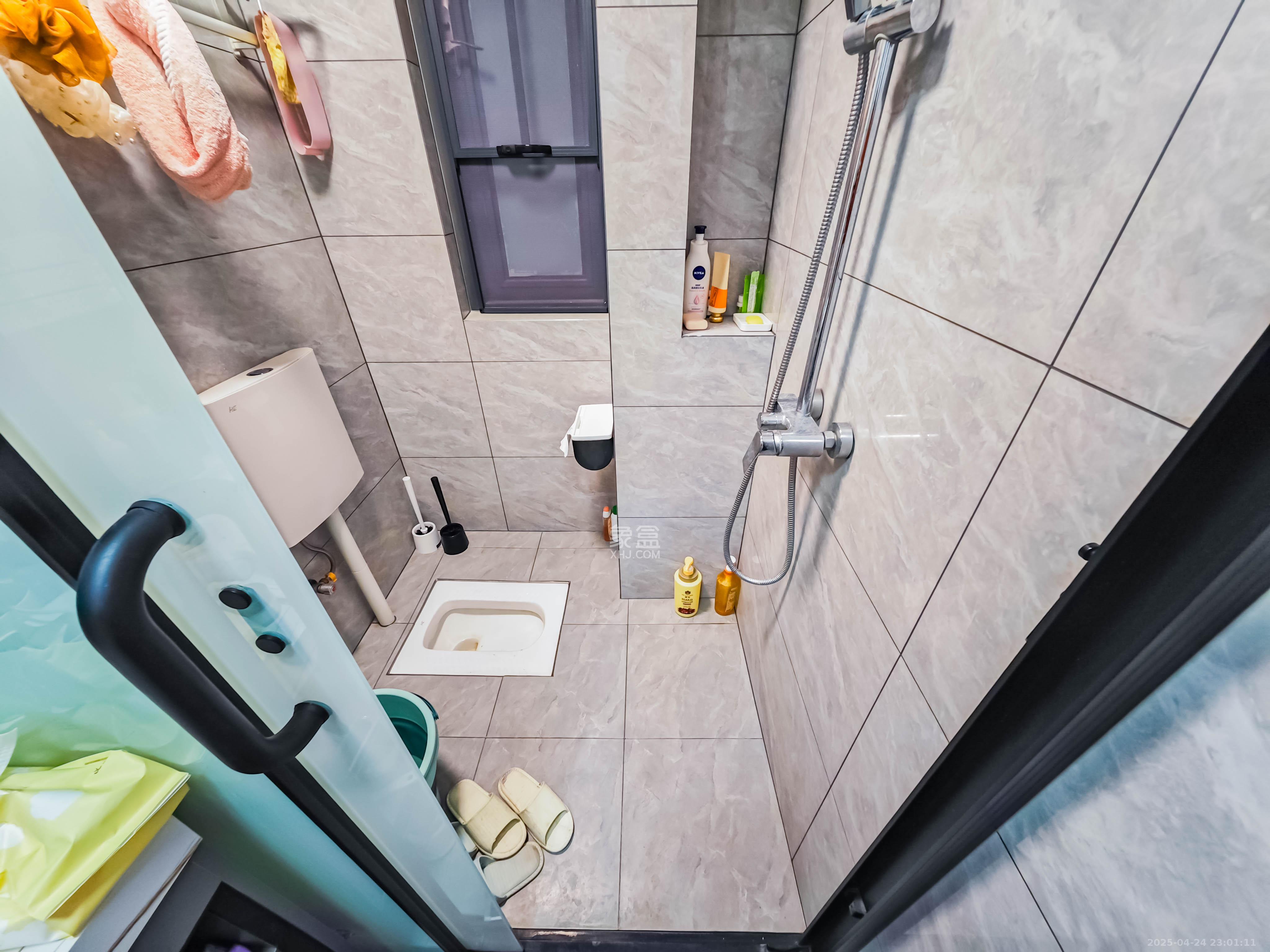 金轮星光名座  2室1厅1卫    55.0万卫生间