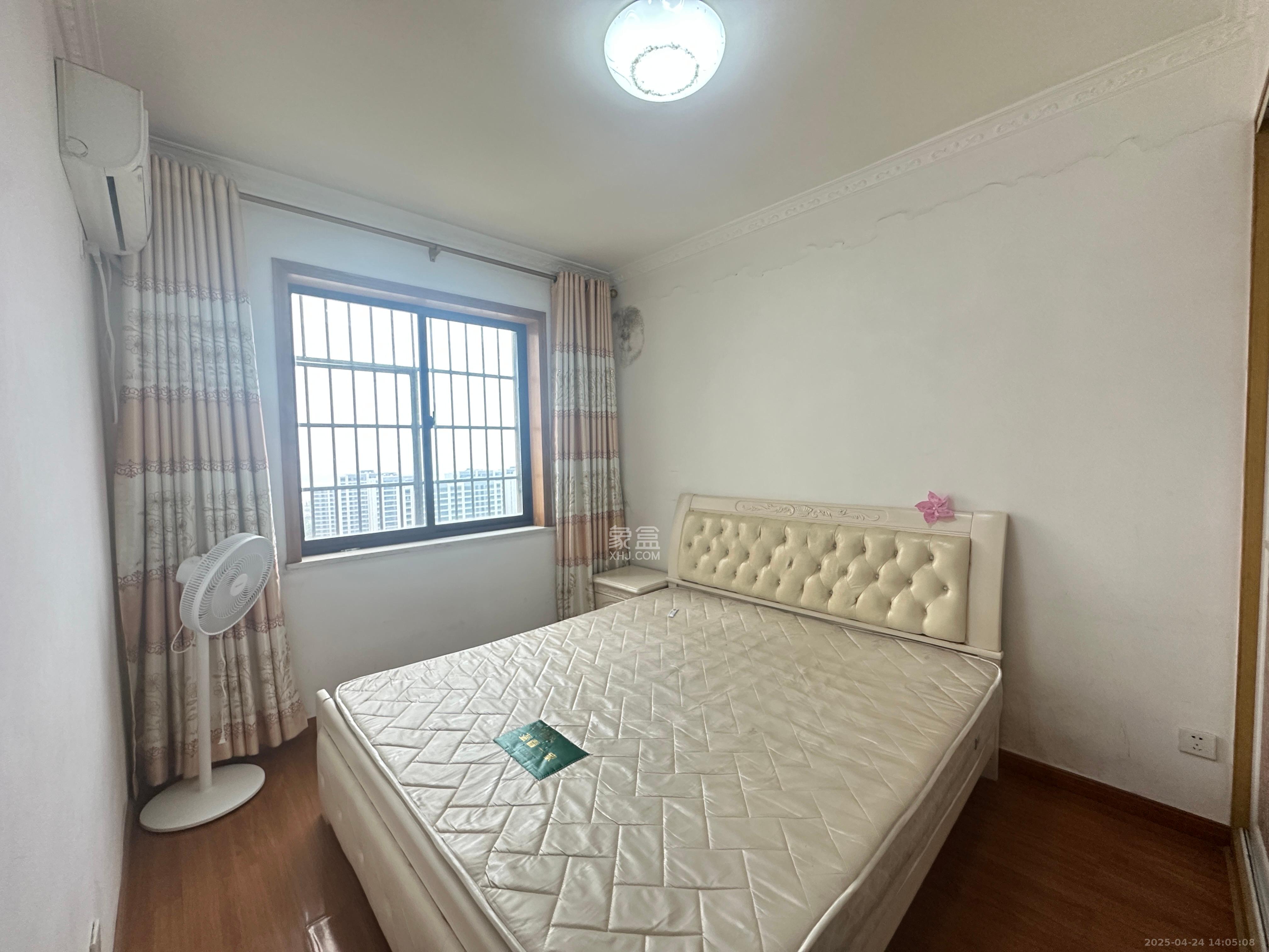 圆梦康乐城  4室2厅2卫   2300.00元/月室内图