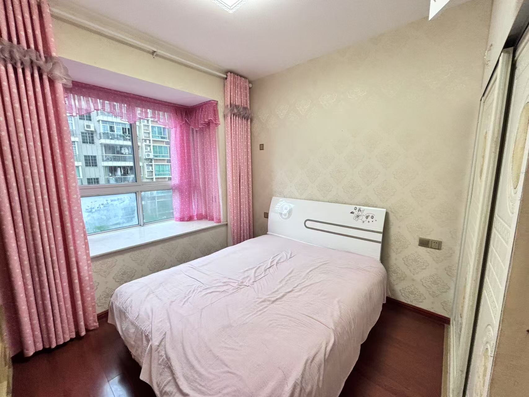 金碧花园 3室2厅2卫 68.0万 金碧花园 3室2厅2卫 68.0万室内图