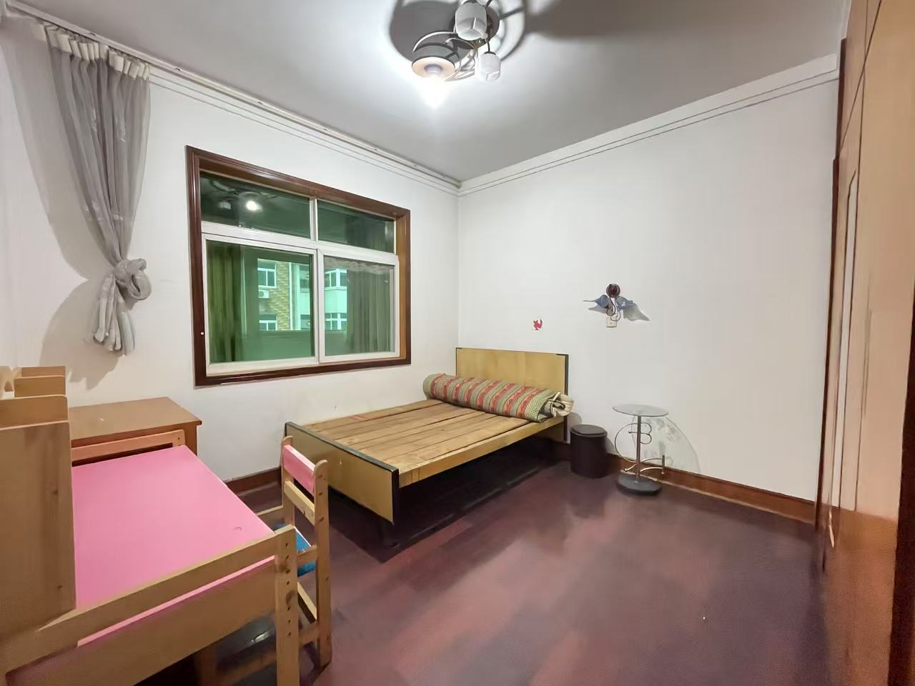 珠江花园 4室2厅2卫 37.0万 珠江花园 4室2厅2卫 37.0万室内图