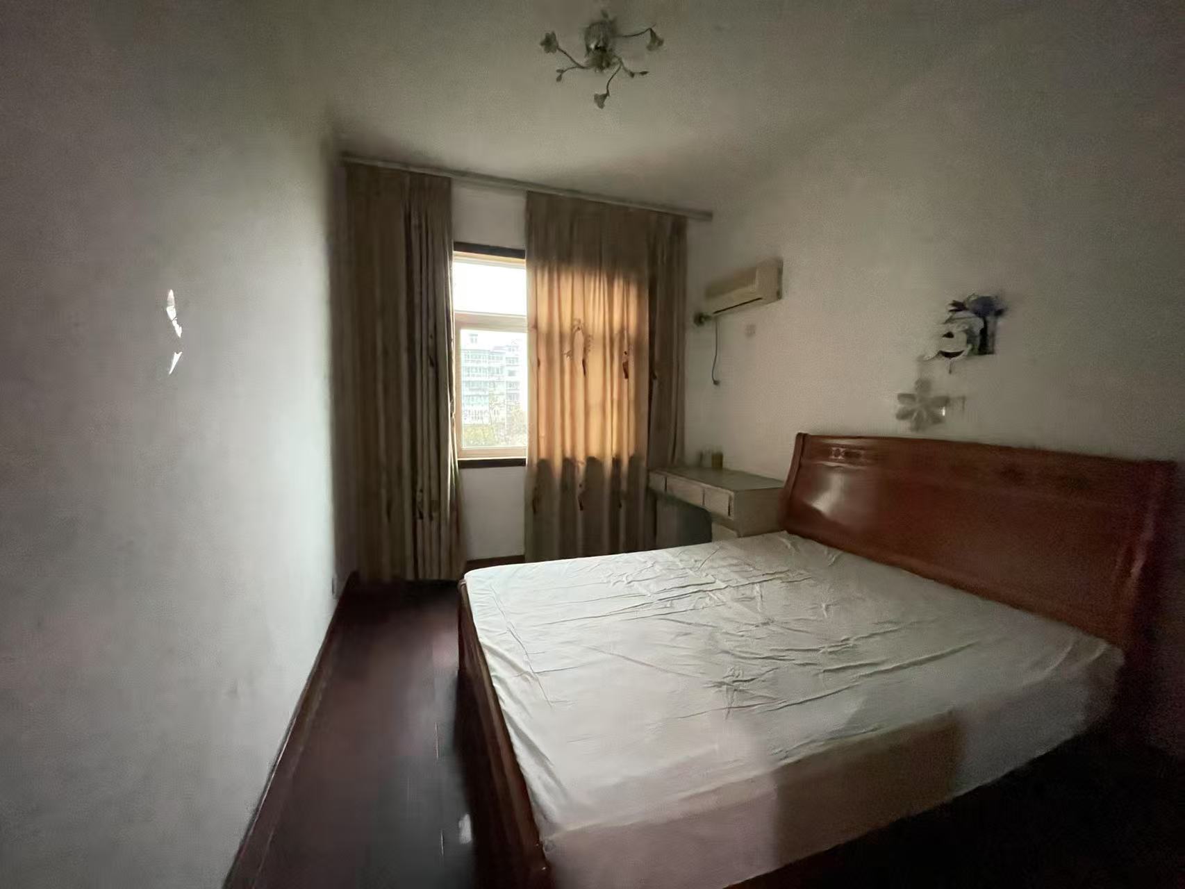 珠江花园 4室2厅2卫 37.0万 珠江花园 4室2厅2卫 37.0万室内图