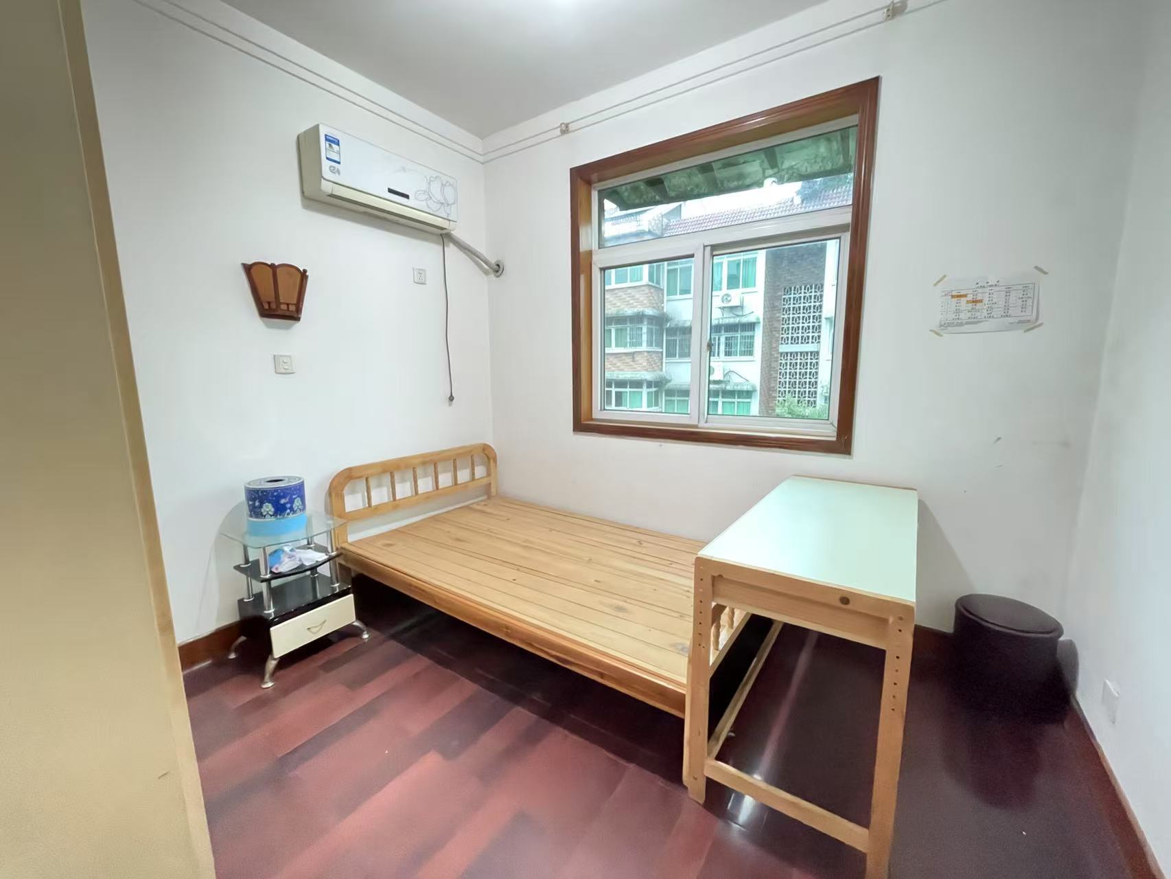 珠江花园 4室2厅2卫 37.0万 珠江花园 4室2厅2卫 37.0万室内图