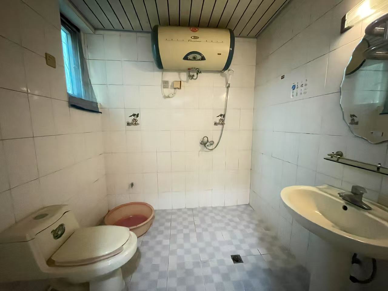 珠江花园 4室2厅2卫 37.0万 珠江花园 4室2厅2卫 37.0万室内图