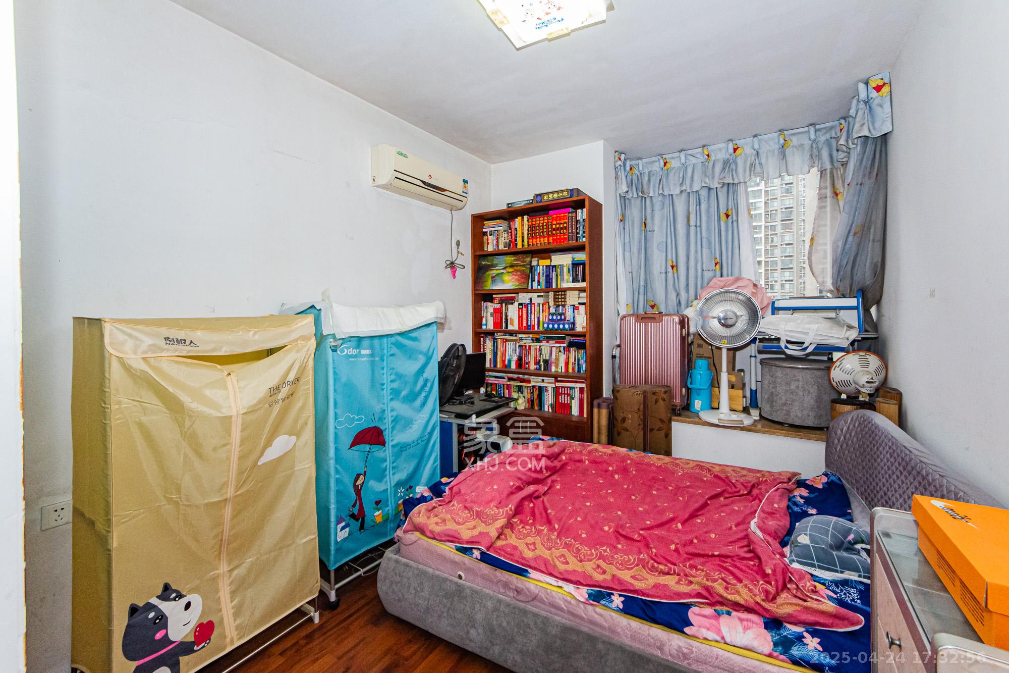 湘江世纪城星江苑 3室2厅2卫 98.0万 湘江世纪城星江苑 3室2厅2卫 98.0万卧室