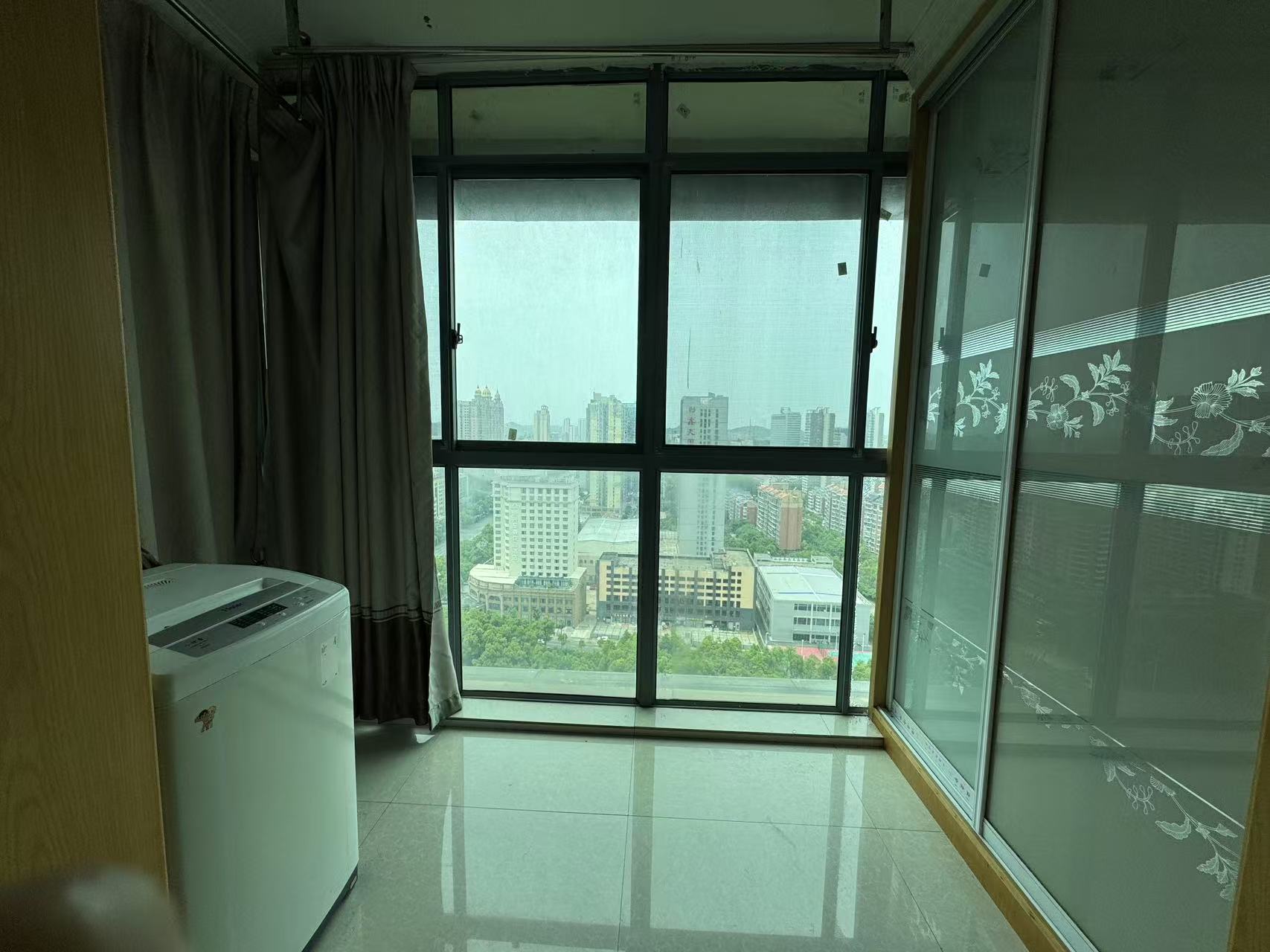 鹏利广场 1室1厅1卫 1200.0元/月 鹏利广场 1室1厅1卫 1200.0元/月室内图