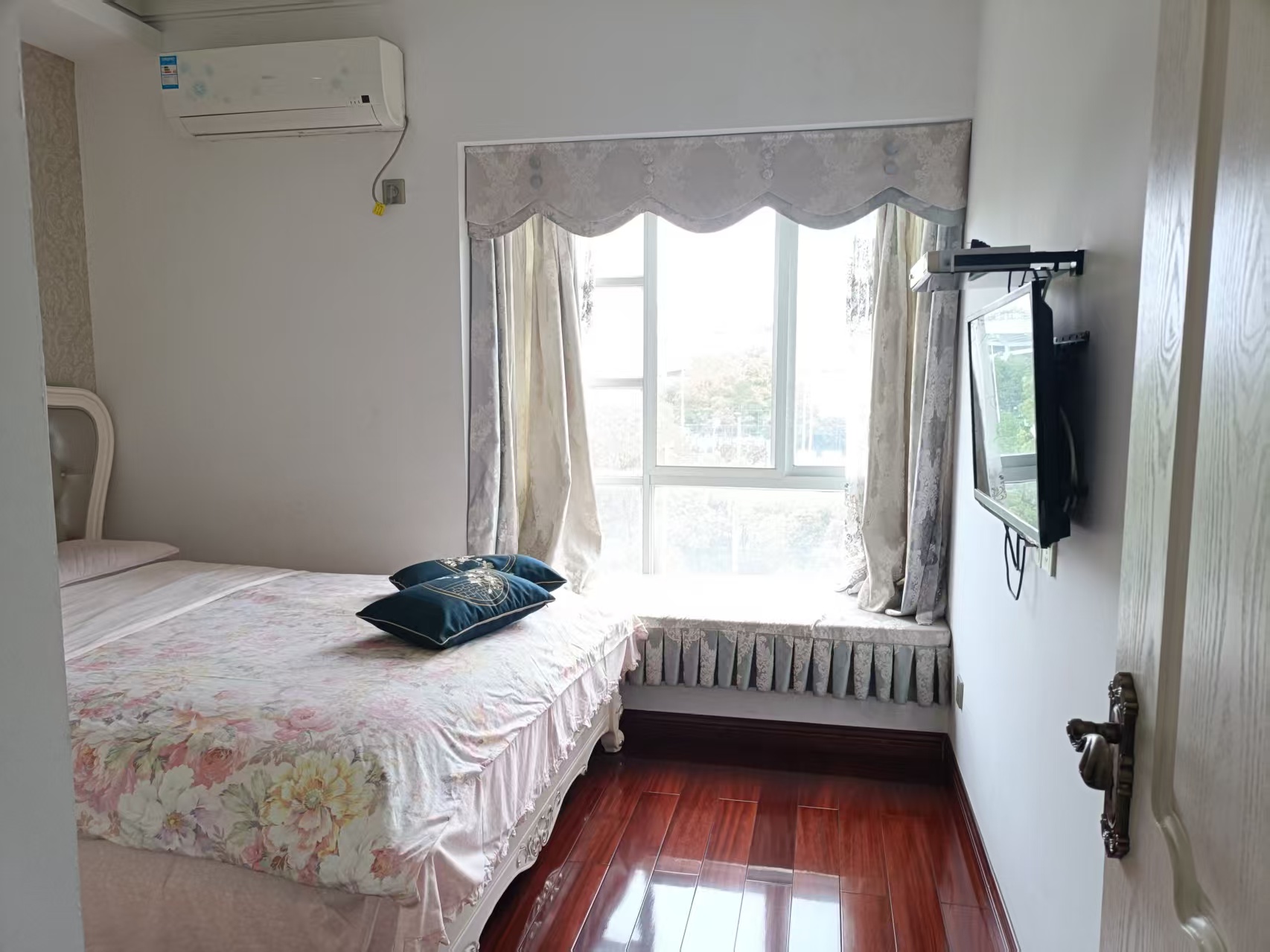 丽景雅苑 5室3厅3卫 98.0万 丽景雅苑 5室3厅3卫 98.0万室内图