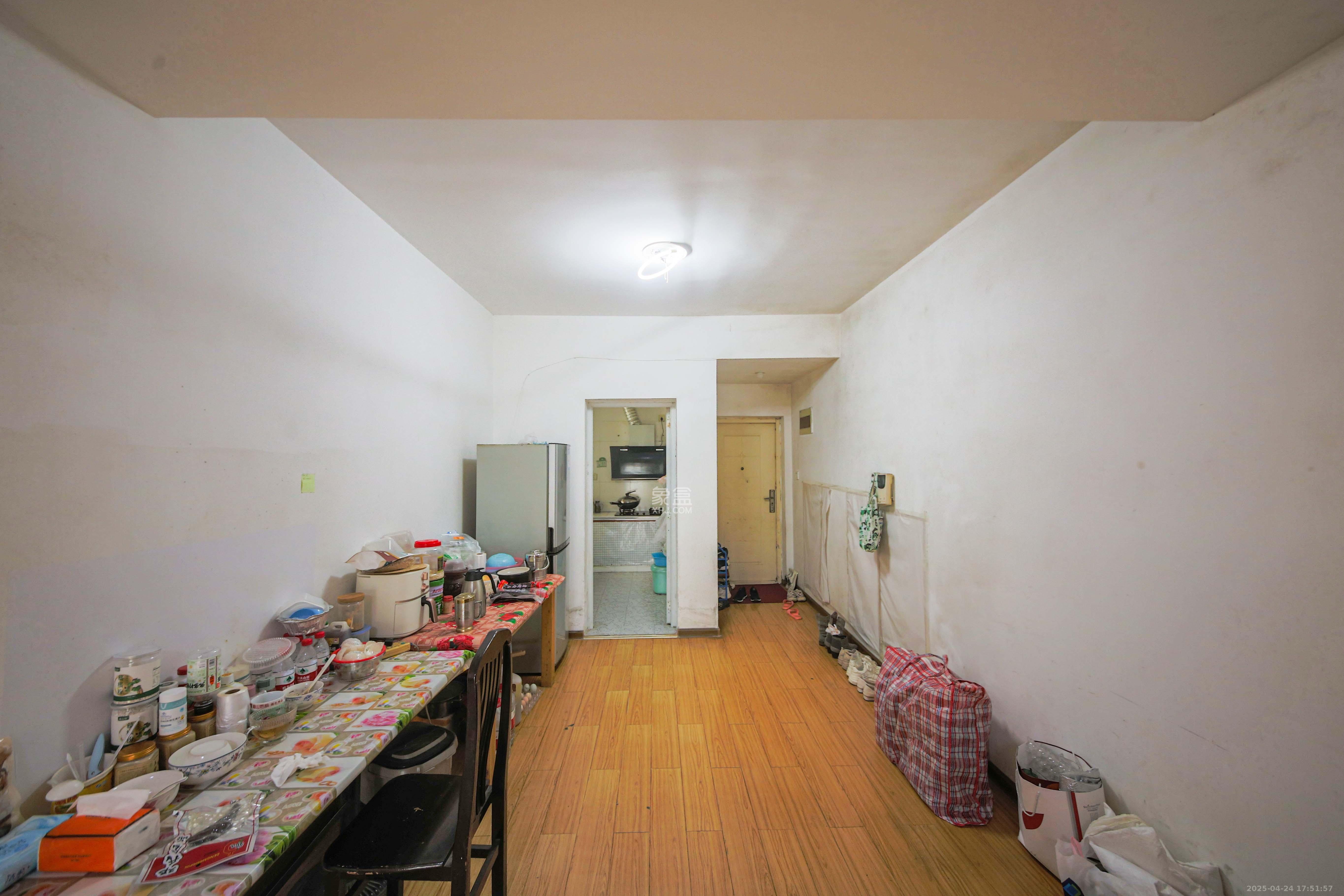 满庭芳小区  2室2厅1卫    73.0万客厅