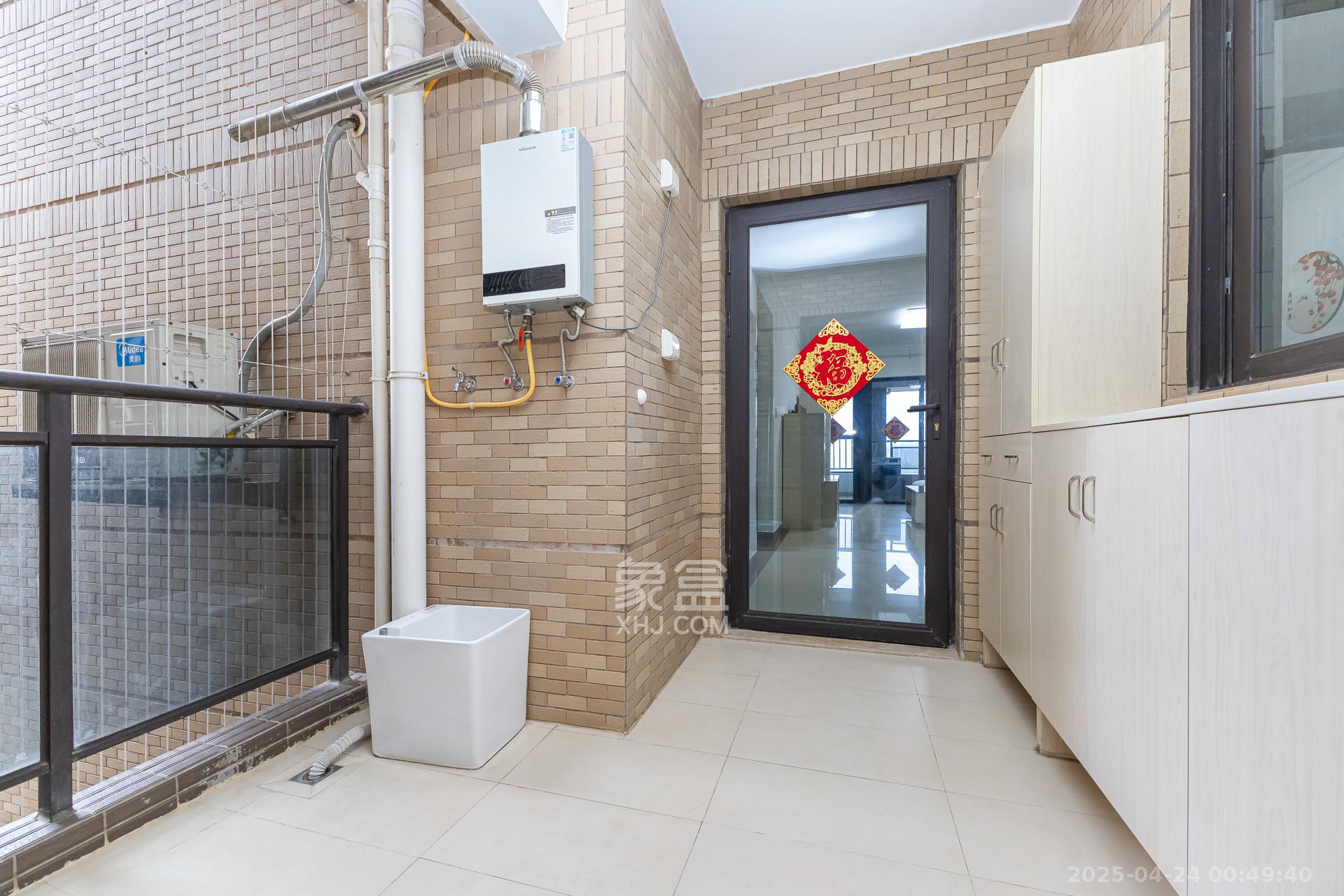 时代倾城一期  2室2厅1卫   67.80万阳台