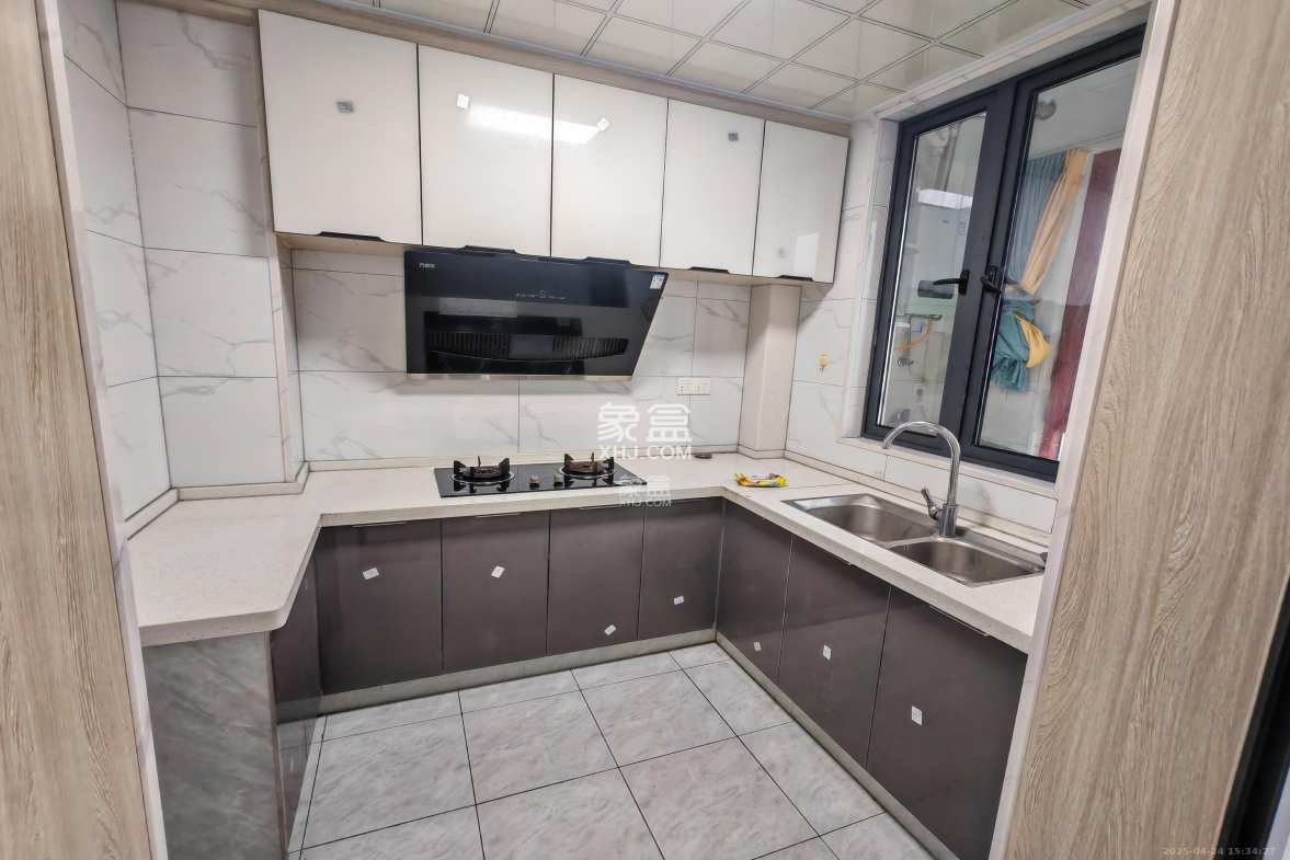 山水梅溪雅郡  3室2厅2卫    2500.0元/月 山水梅溪雅郡  3室2厅2卫    2500.0元/月室内图