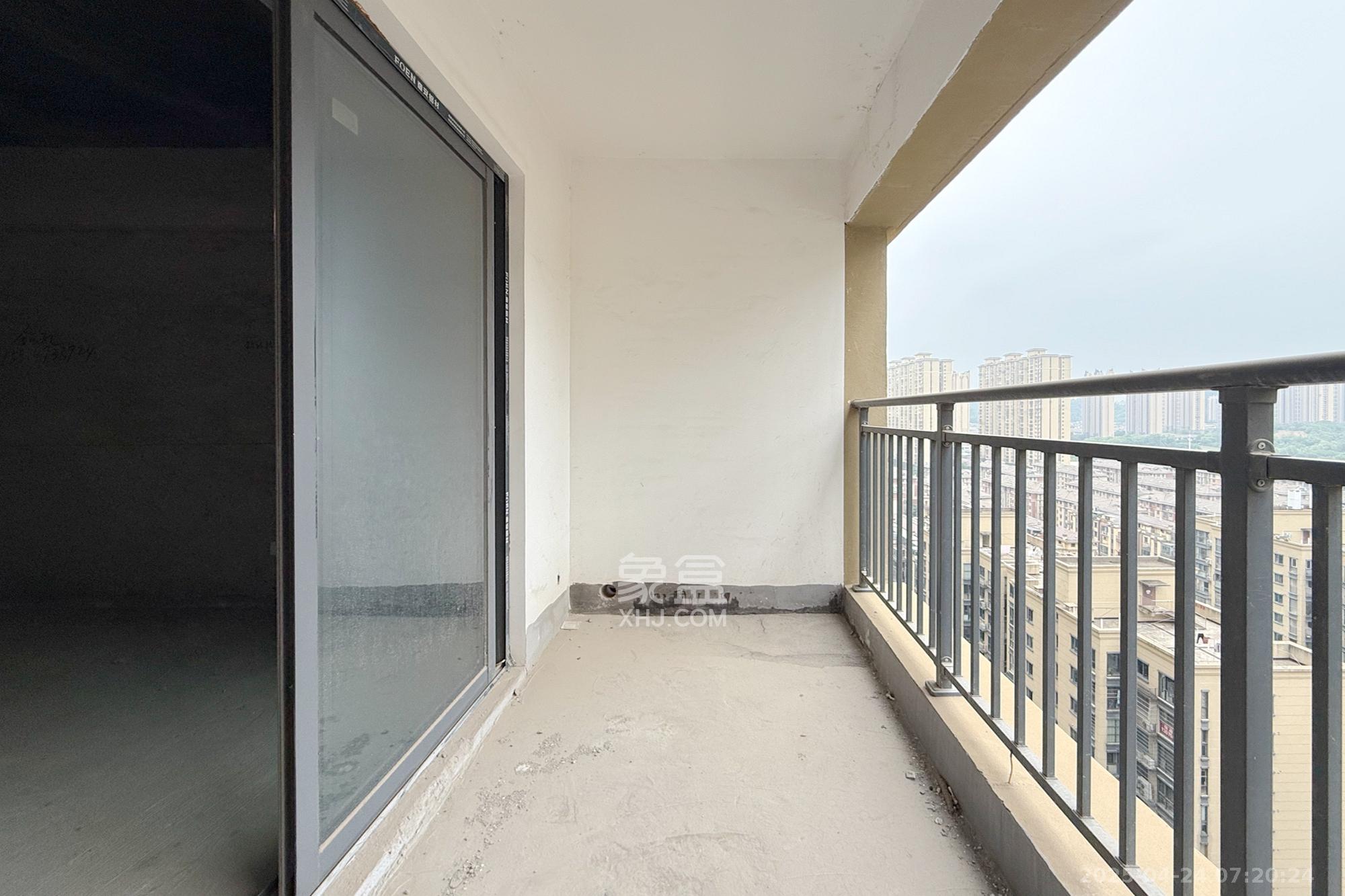 澳海澜庭 3室2厅1卫 69.5万 澳海澜庭 3室2厅1卫 69.5万阳台