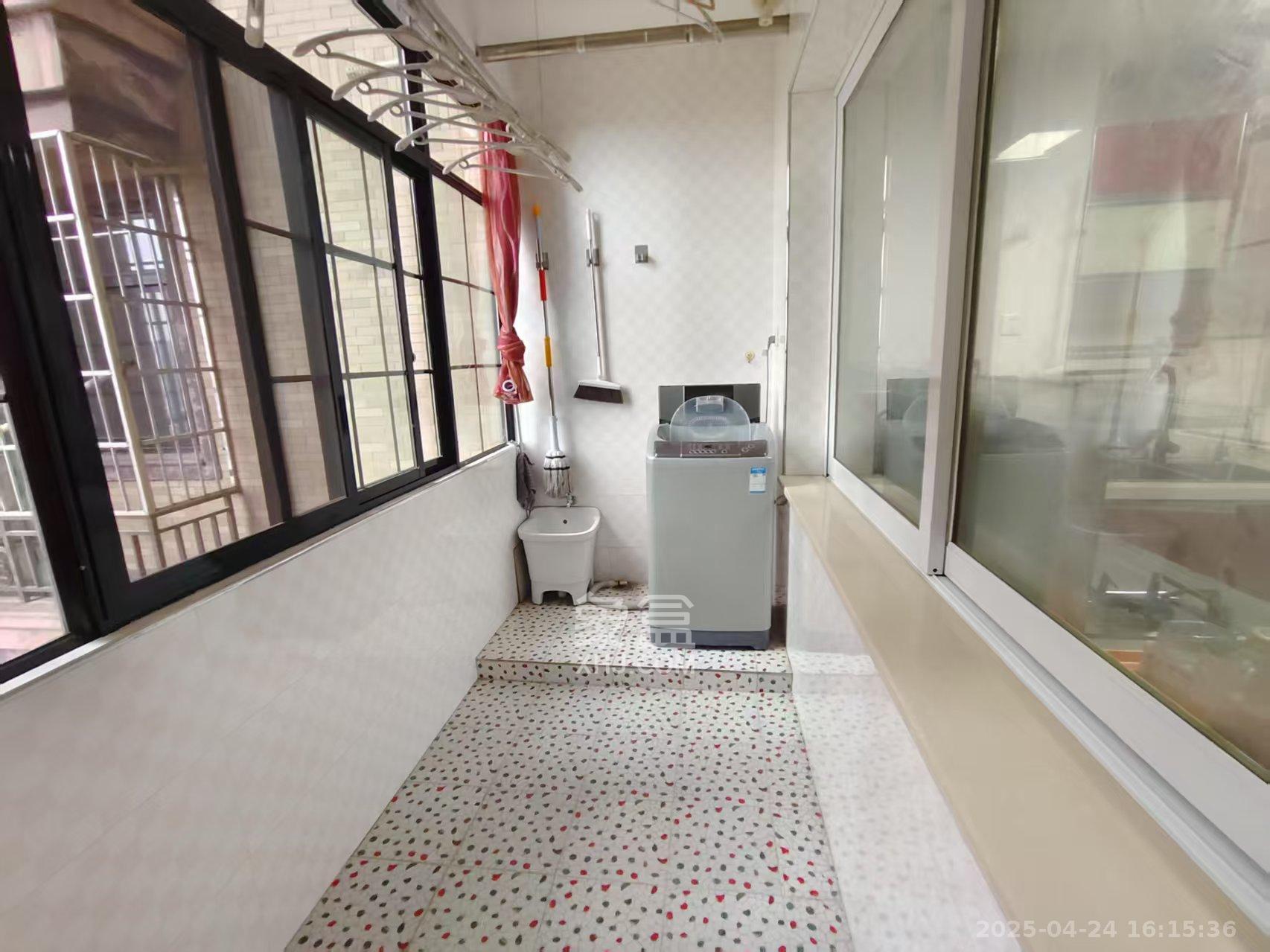 盘龙名府 3室2厅1卫 1600.0元/月 盘龙名府 3室2厅1卫 1600.0元/月室内图