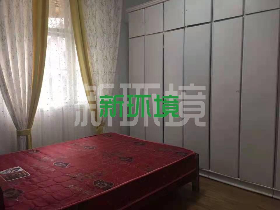 警苑小区  3室2厅1卫   49.00万客厅