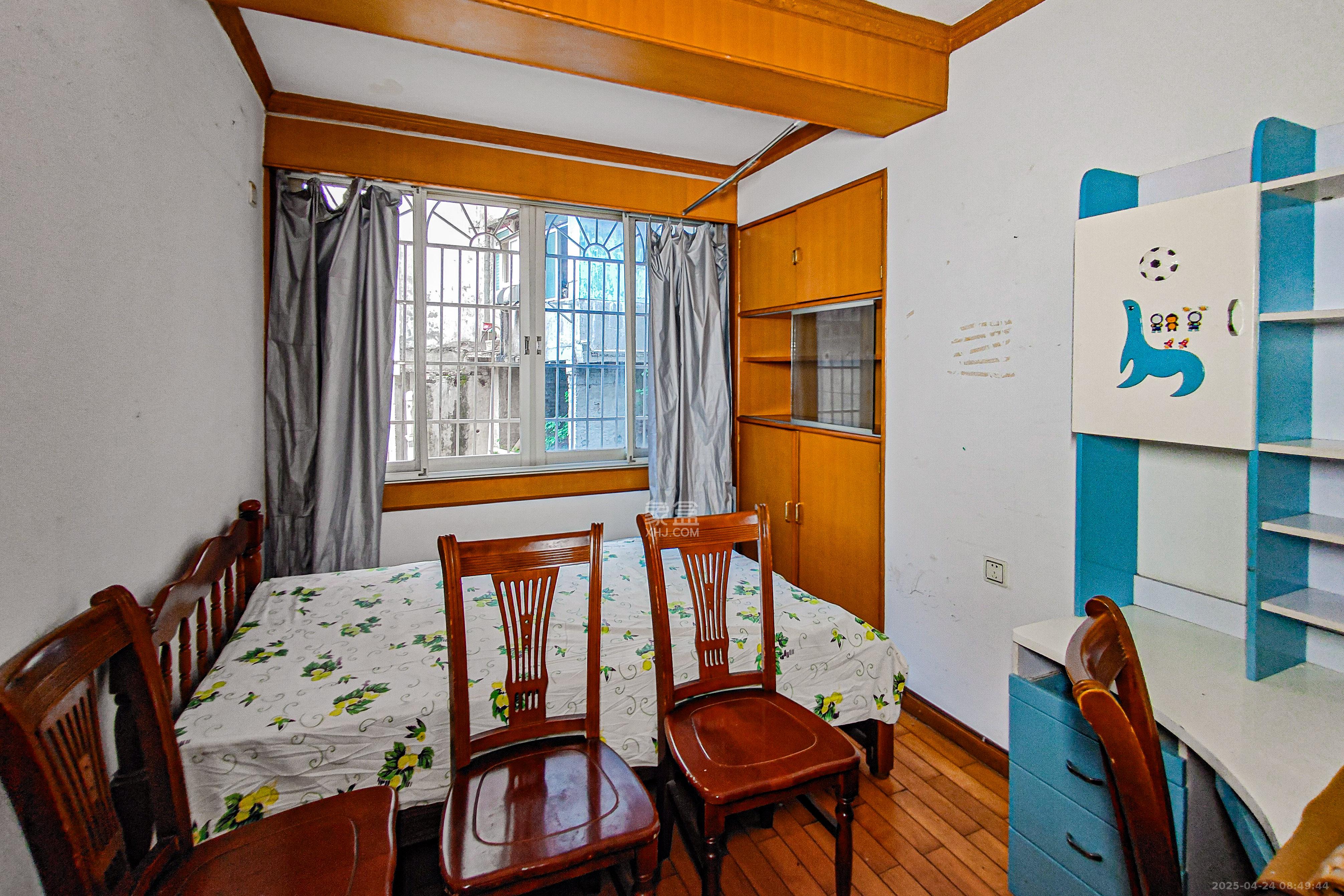 天心里散盘 3室1厅1卫 75.0万 天心里散盘 3室1厅1卫 75.0万卧室