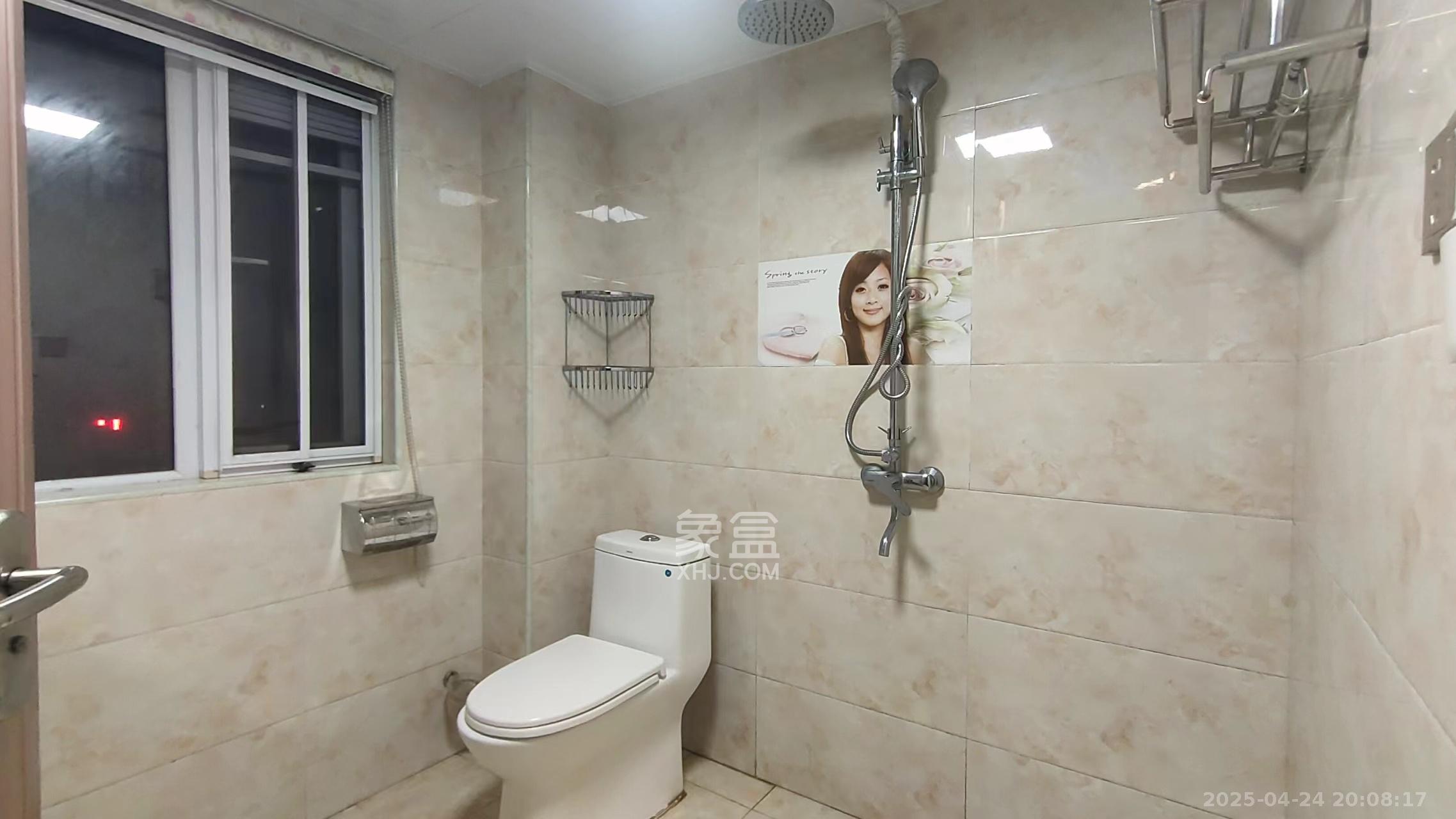 丽发新城  3室2厅2卫   2400.00元/月室内图