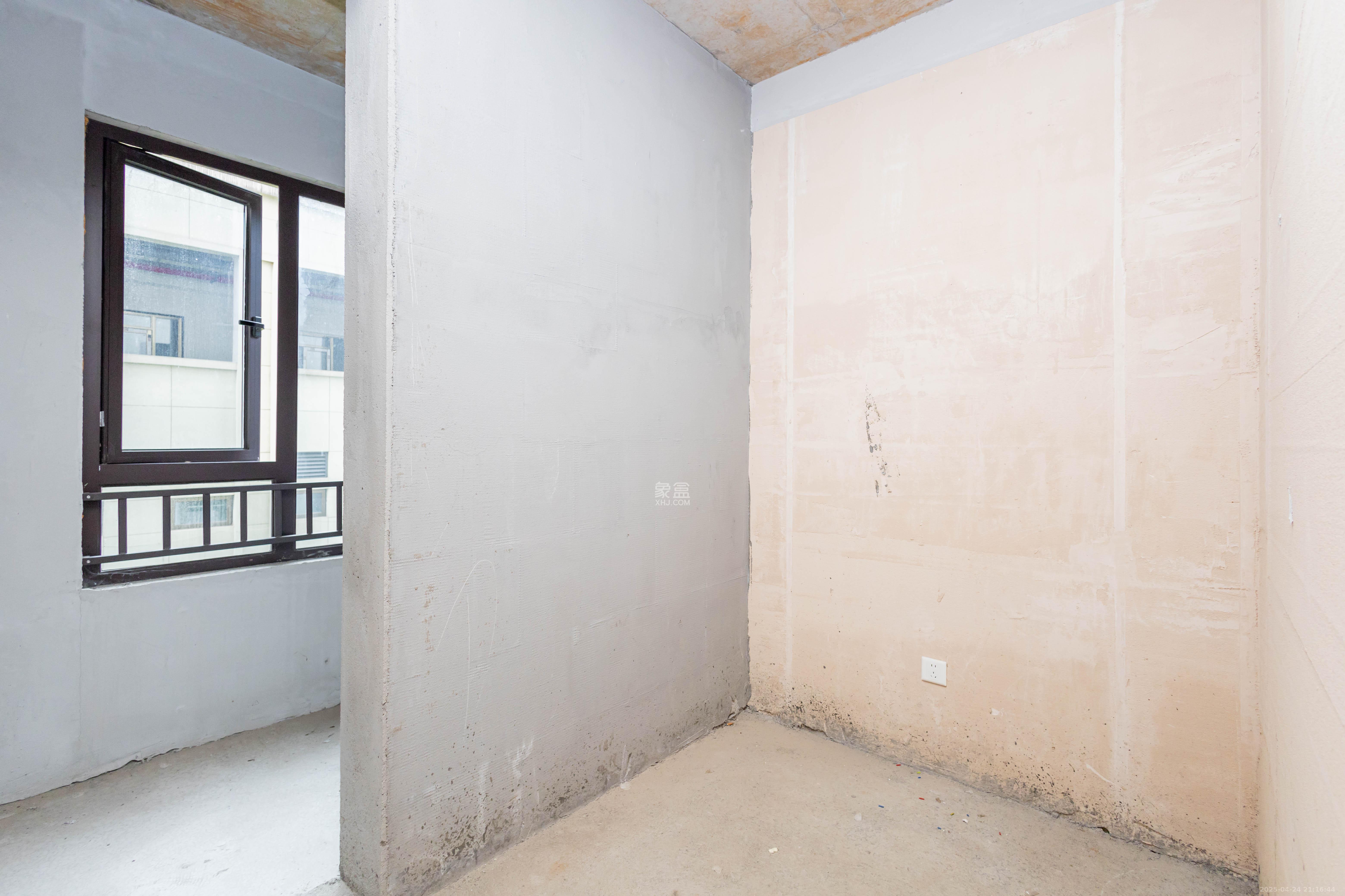 新城恒伟汇隽风华  3室2厅2卫    52.98万卧室