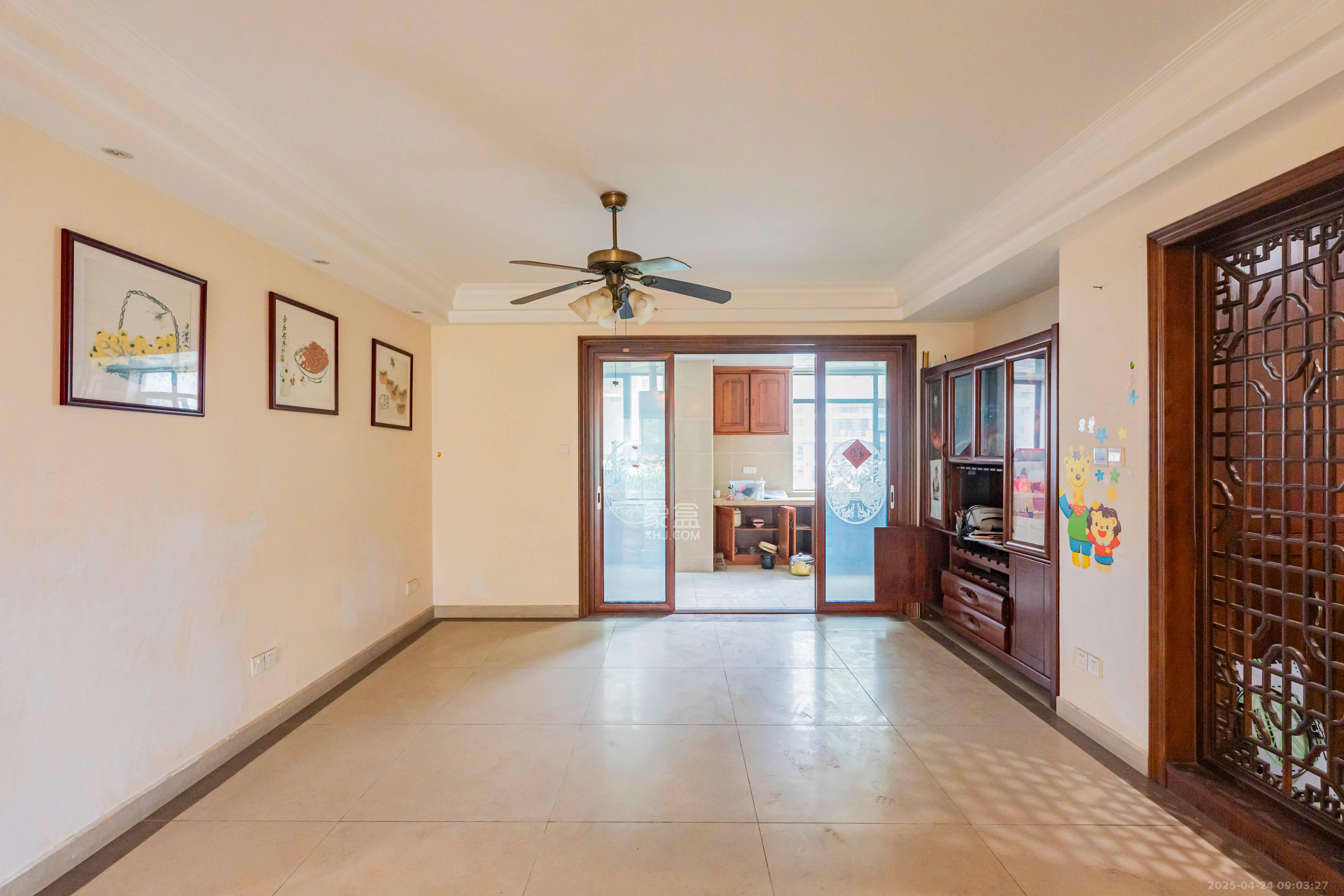 归心苑 4室2厅2卫 5000.0元/月 归心苑 4室2厅2卫 5000.0元/月室内图