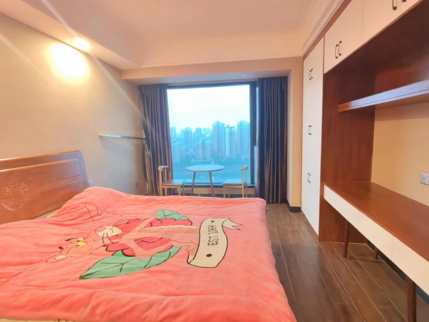 江岸公馆  1室1厅1卫    1600.0元/月 江岸公馆  1室1厅1卫    1600.0元/月室内图