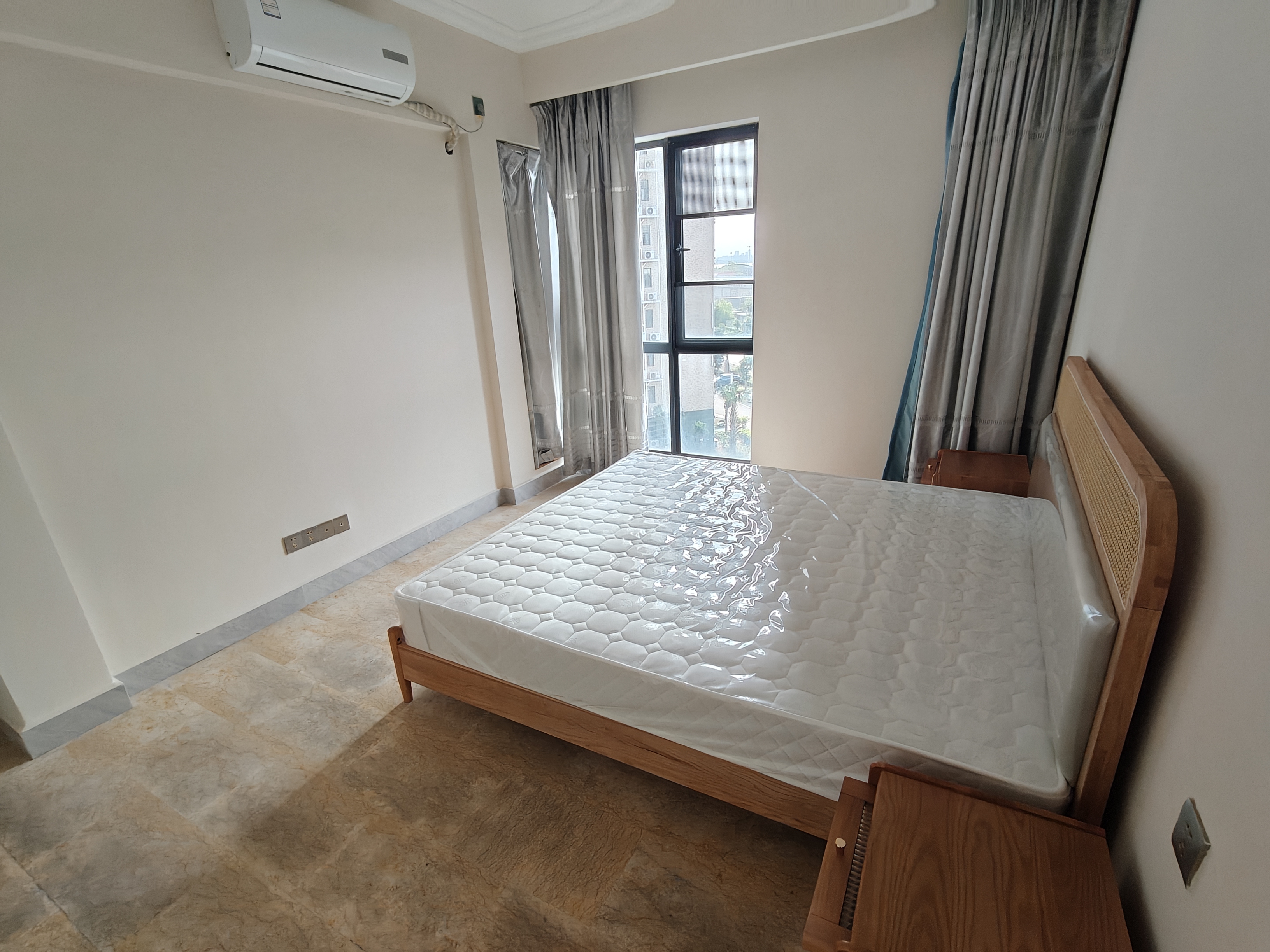 丽晶温泉海景花园二期(丽晶维港、丽晶海景花园) 5室2厅2卫 5500.0元/月 丽晶温泉海景花园二期(丽晶维港、丽晶海景花园) 5室2厅2卫 5500.0元/月户型图