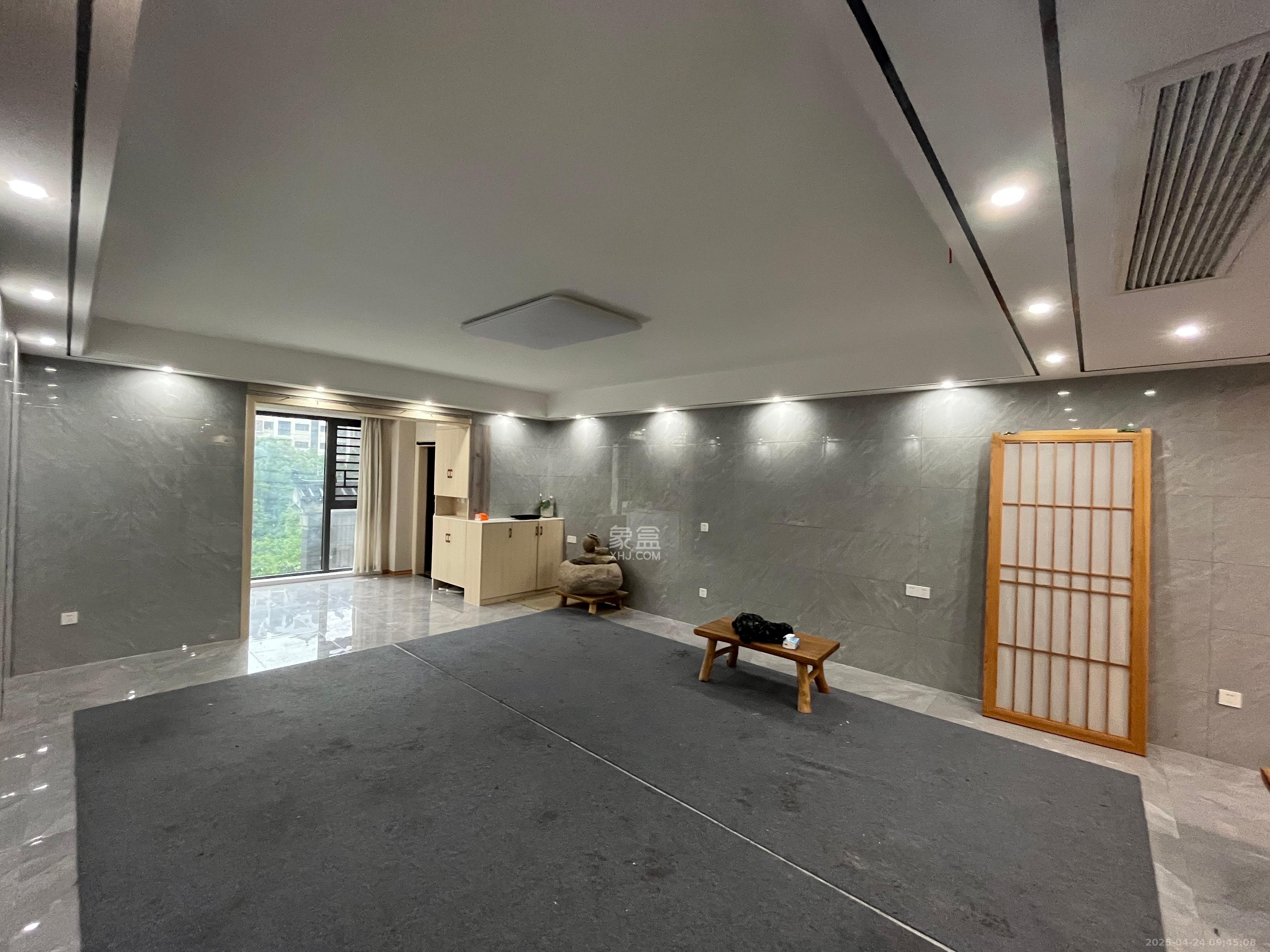 嘉宇盛世华章  4室2厅2卫    6000.0元/月 嘉宇盛世华章  4室2厅2卫    6000.0元/月室内图1