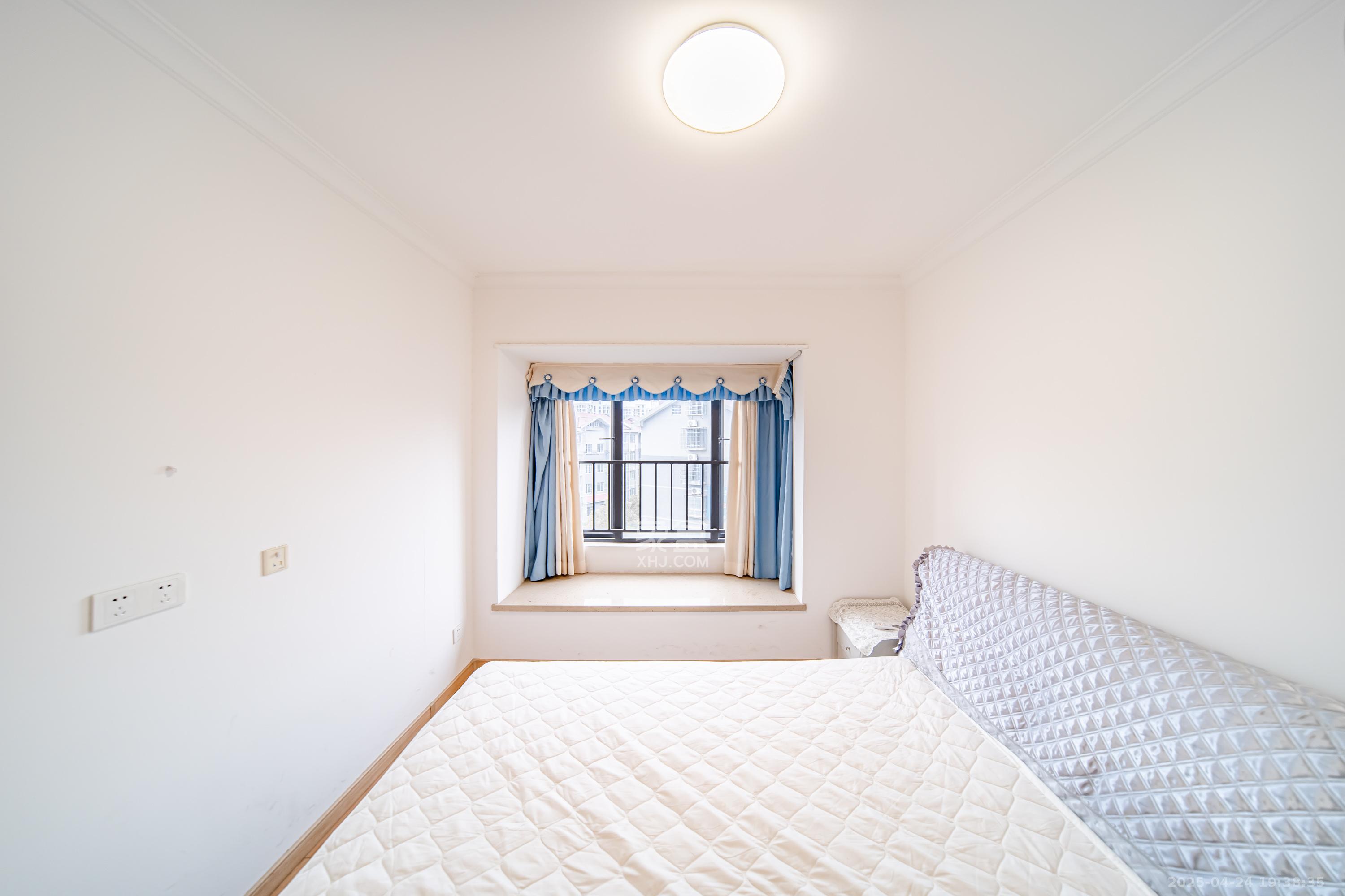 万科金域缇香  3室2厅2卫    110.0万 万科金域缇香  3室2厅2卫    110.0万卧室