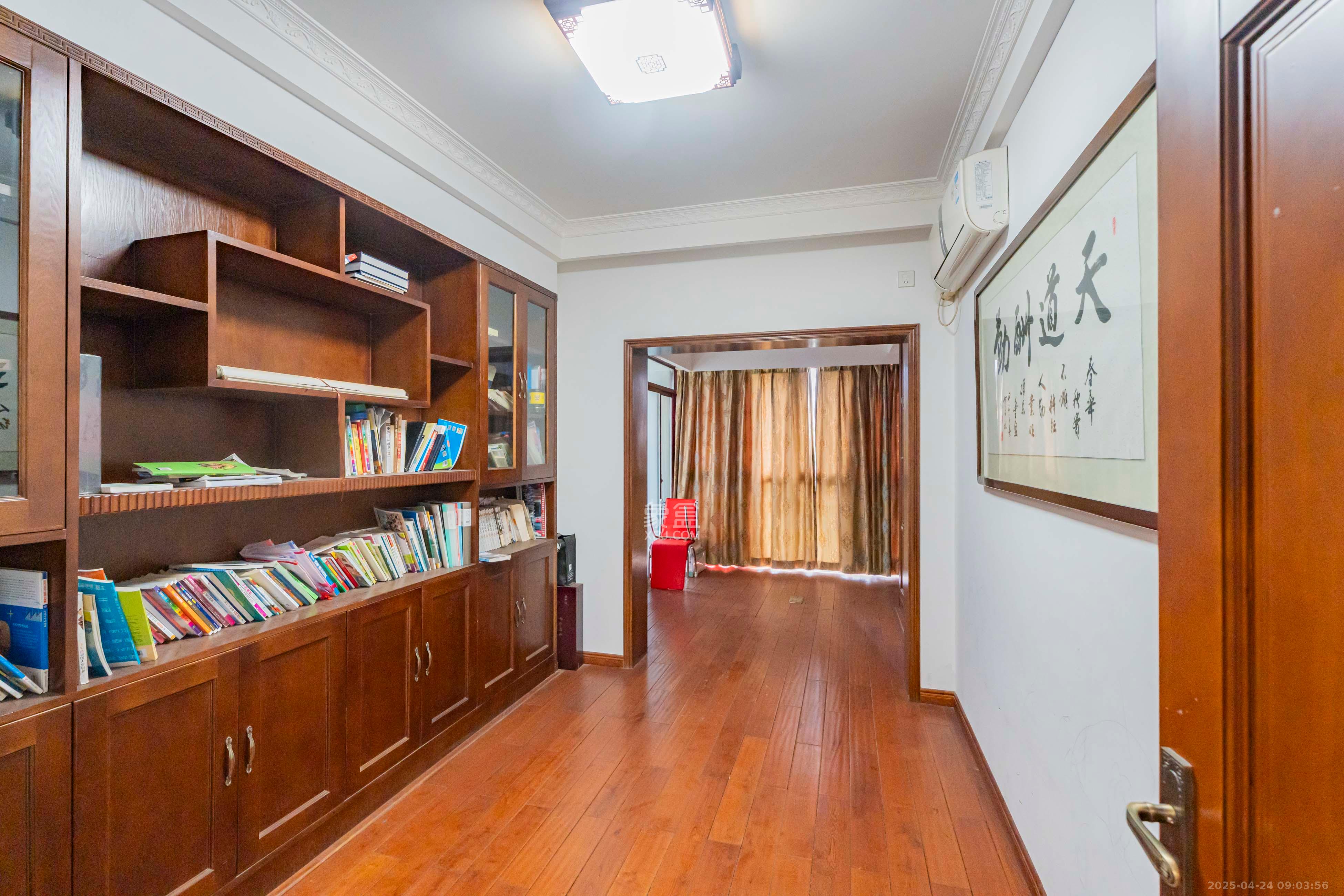 归心苑 4室2厅2卫 5000.0元/月 归心苑 4室2厅2卫 5000.0元/月室内图