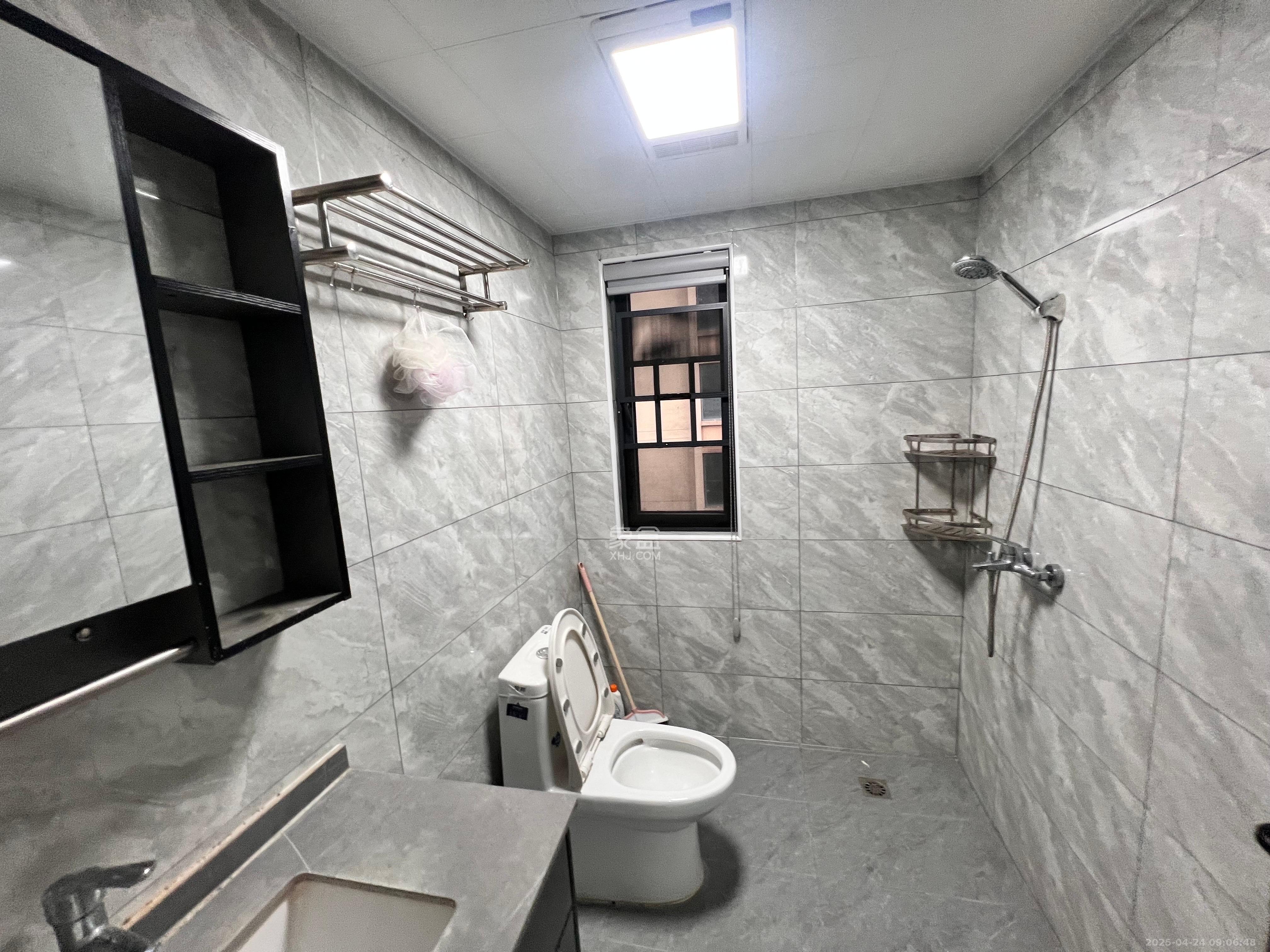 中建嘉和城  3室2厅2卫   2500.00元/月室内图